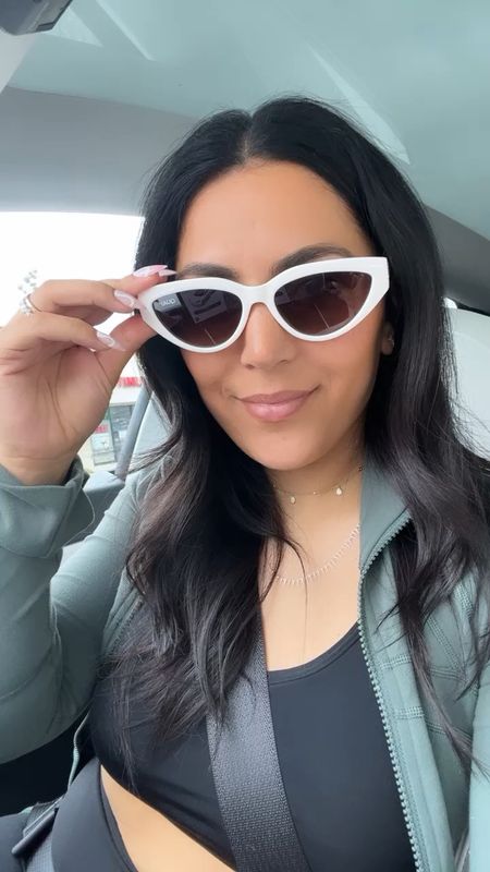 Cat eye white affordable sunglasses 

(Photo comes up as a different one but it’s the same sunniest I am wearing) 

Summer vibes 
Summer time
Sunniest
Mom style 
Affordable look 
Nordstrom 


#LTKunder100 #LTKSeasonal #LTKFind