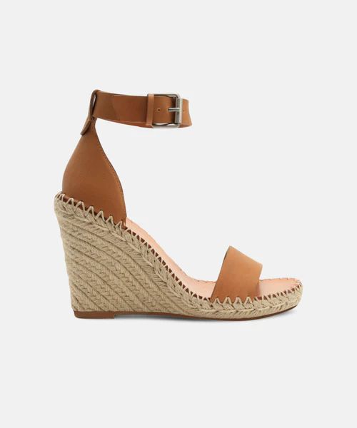 NOOR WEDGES IN TAN | DolceVita.com