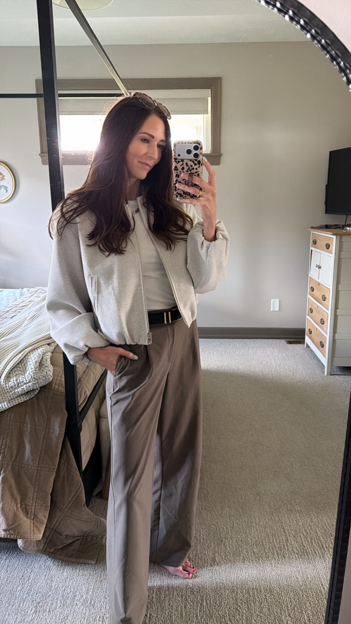 Zara bomber jacket
Basic white long sleeve tshirt
Wide leg work pants
Amazon belt


#LTKootd