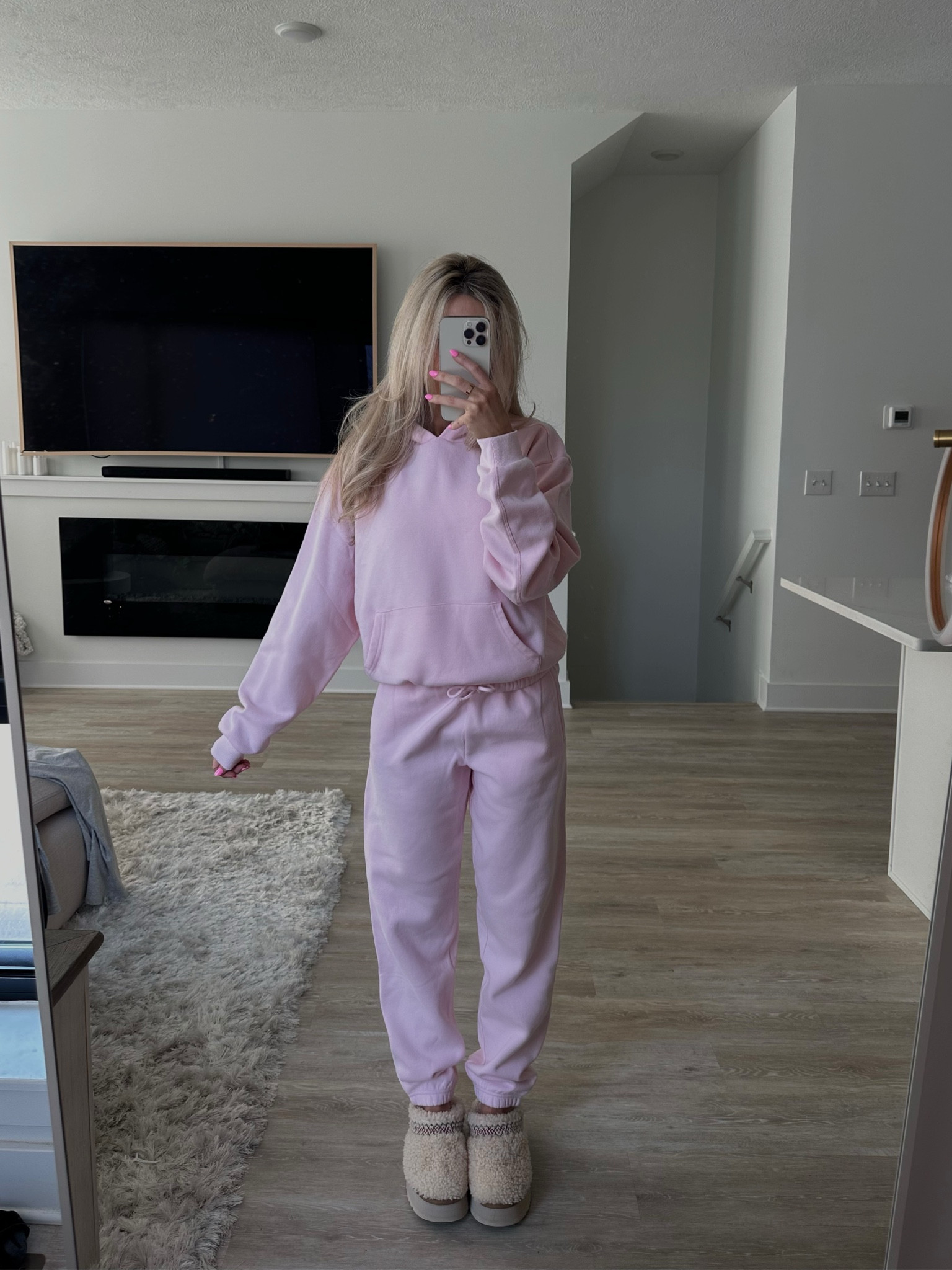 Cherry Blossom SKIMS sweat set 
Wearing a SMALL & SMALL!