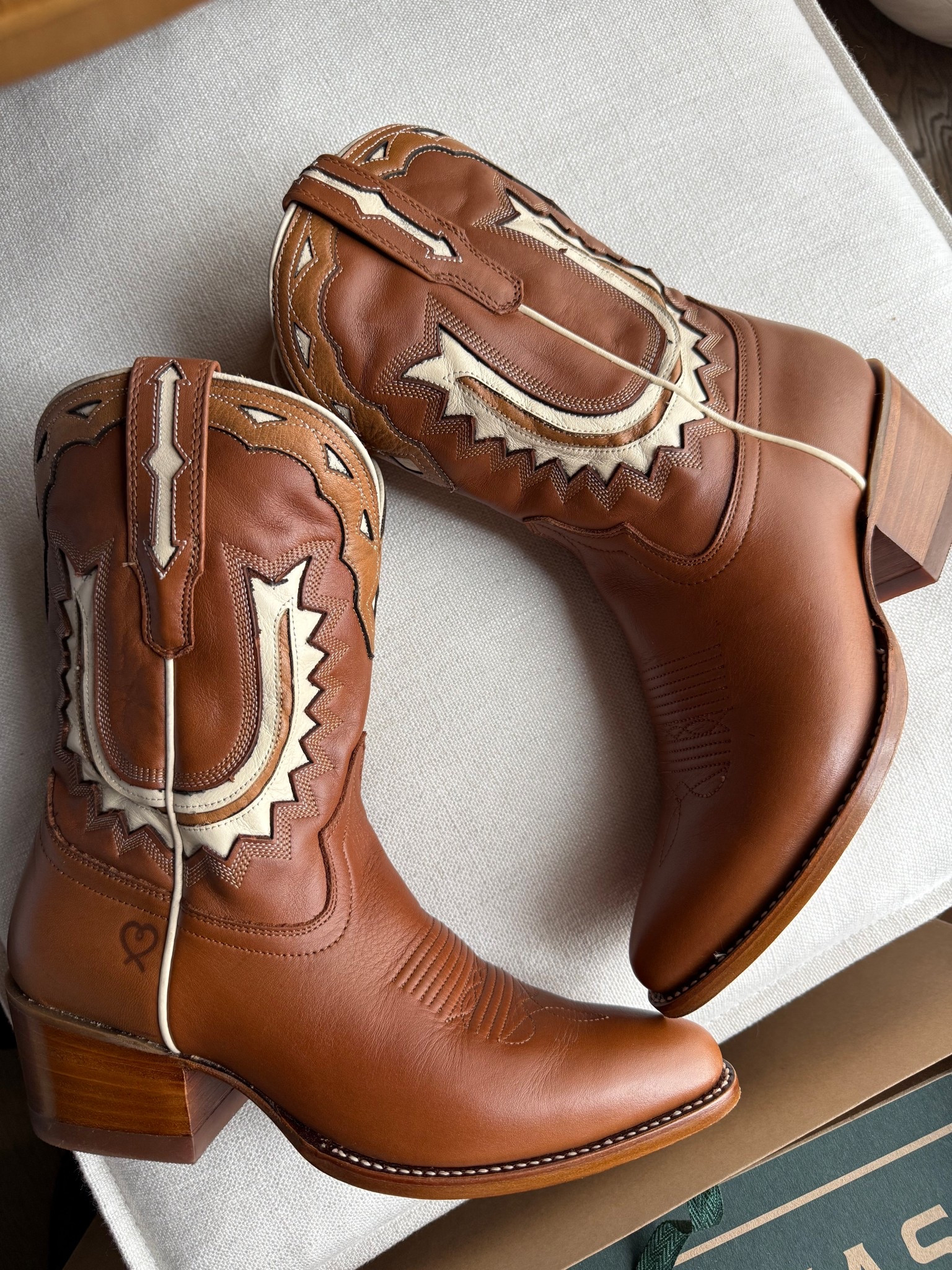 @Tecovas  The Jolene boot! Cowboy boots .

#LTKFestival #LTKgrwm #LTKootd