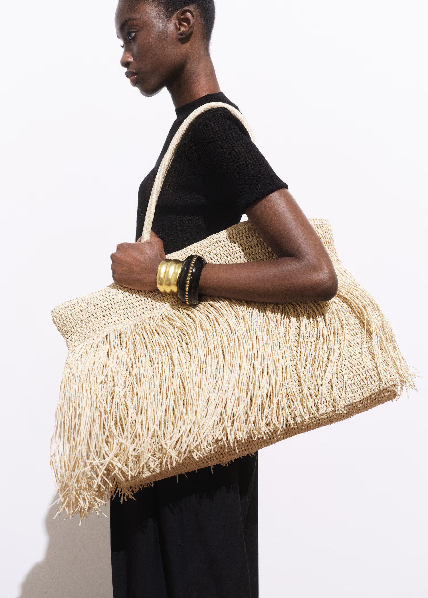 Natural fiber fringed shopping bag - Women | MANGO United Kingdom | MANGO (UK)