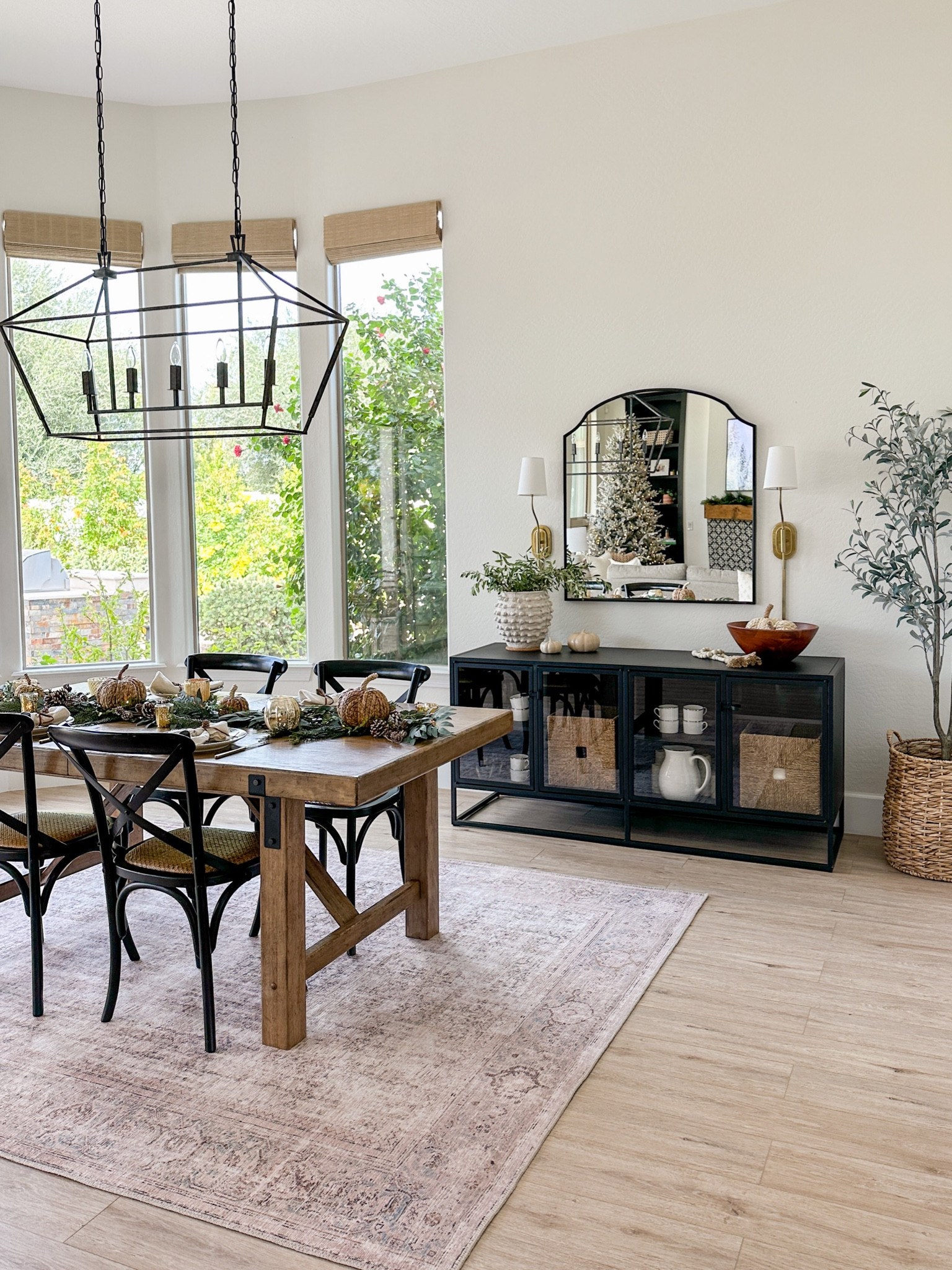 Thanksgiving + Holiday Tablescape ideas 

#LTKhome #LTKSeasonal #LTKHoliday