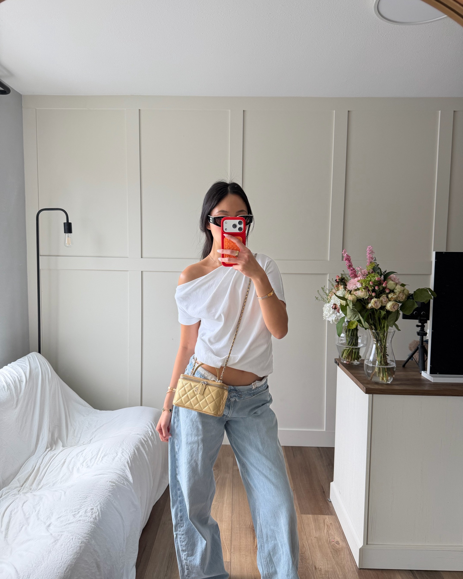 How to wear your Chanel vanity crossbody bag ✨🤍👜

Casual Summer outfit inspiration has entered the chat. Current obsession are these comfortable lo-rise baggy denim jeans (wearing size 25W).

#LTKootd #LTKSeasonal #LTKgrwm