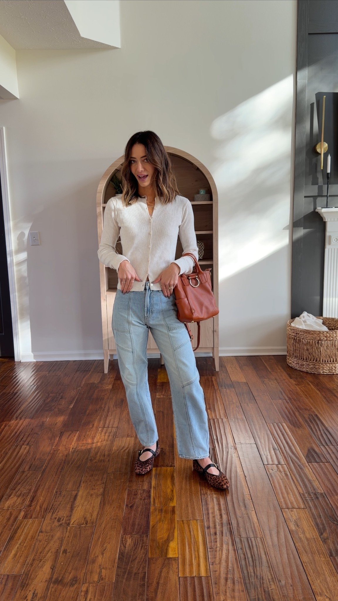 Everyday outfit! 

Jeans: 26 regular 
Cardi: small 
Flats: TTS



#LTKTall #LTKFindsUnder50 #LTKStyleTip