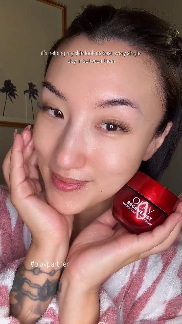 Skincare over 40 is about more than what happens every few months—it’s about what you do every single day #OlayPartner

I’ve always been open about getting Botox, but I’ve never expected it to do all the work. That’s why I was excited to add the @olay Regenerist Micro-Sculpting Cream with Triple Collagen Peptides to my routine. 

Healthy, firmer-looking skin is all about building daily habits that support it.

What’s one thing you’re focusing on for your skin right now?

#SkincareOver40 #BeautyOver40 #MatureSkin #Olay

#LTKselfcare #LTKOver40 #LTKBeauty