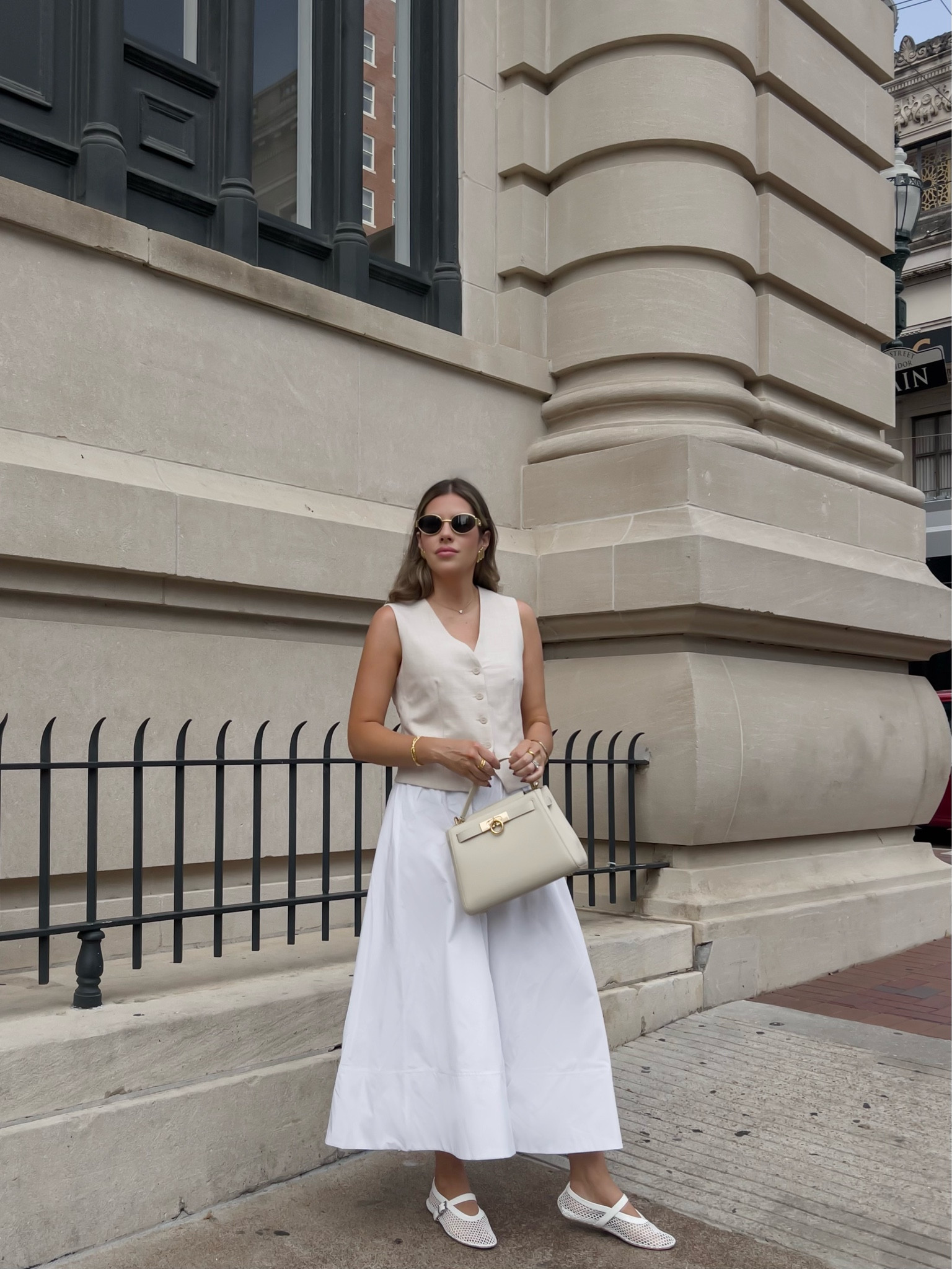White midi skirt look

#LTKStyleTip