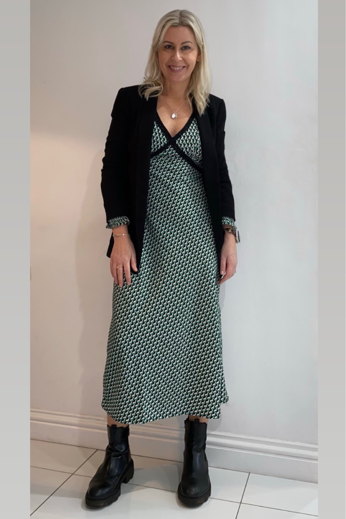 New look doing the best midi dresses 💚 

#LTKSeasonal #LTKstyletip #LTKeurope