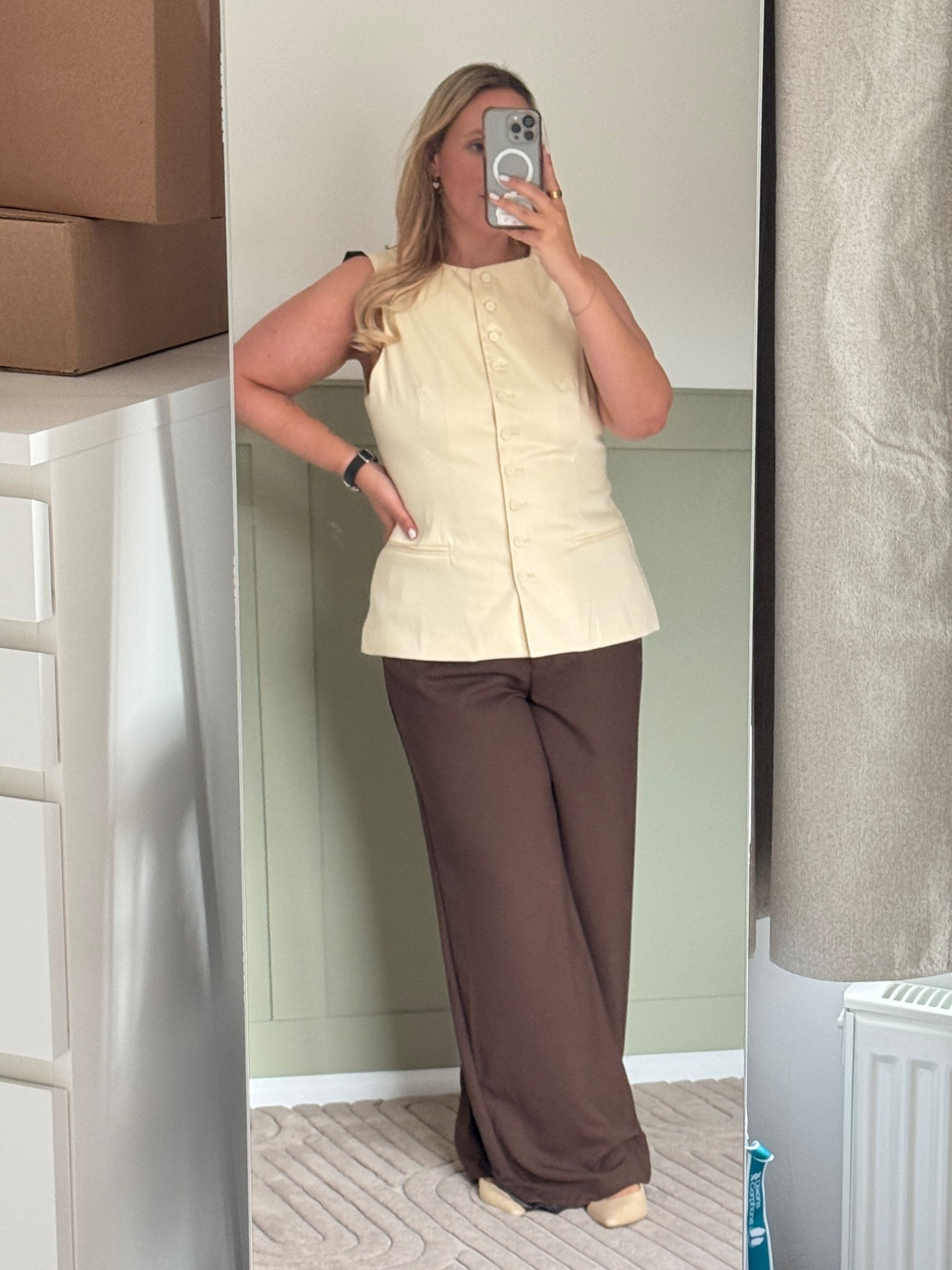 Brown & Yellow 

#LTKdatenight #LTKmidsize #LTKworkwear
