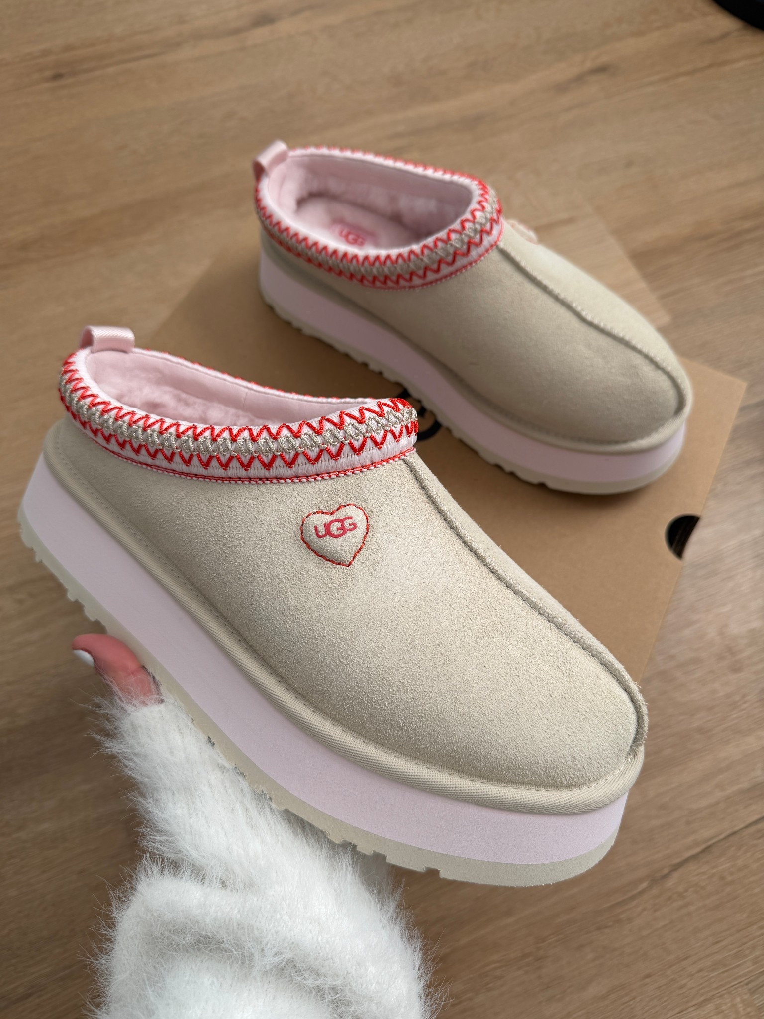 Limited edition ugg Valentine’s Day slippers selling out quick! I went up a half size 