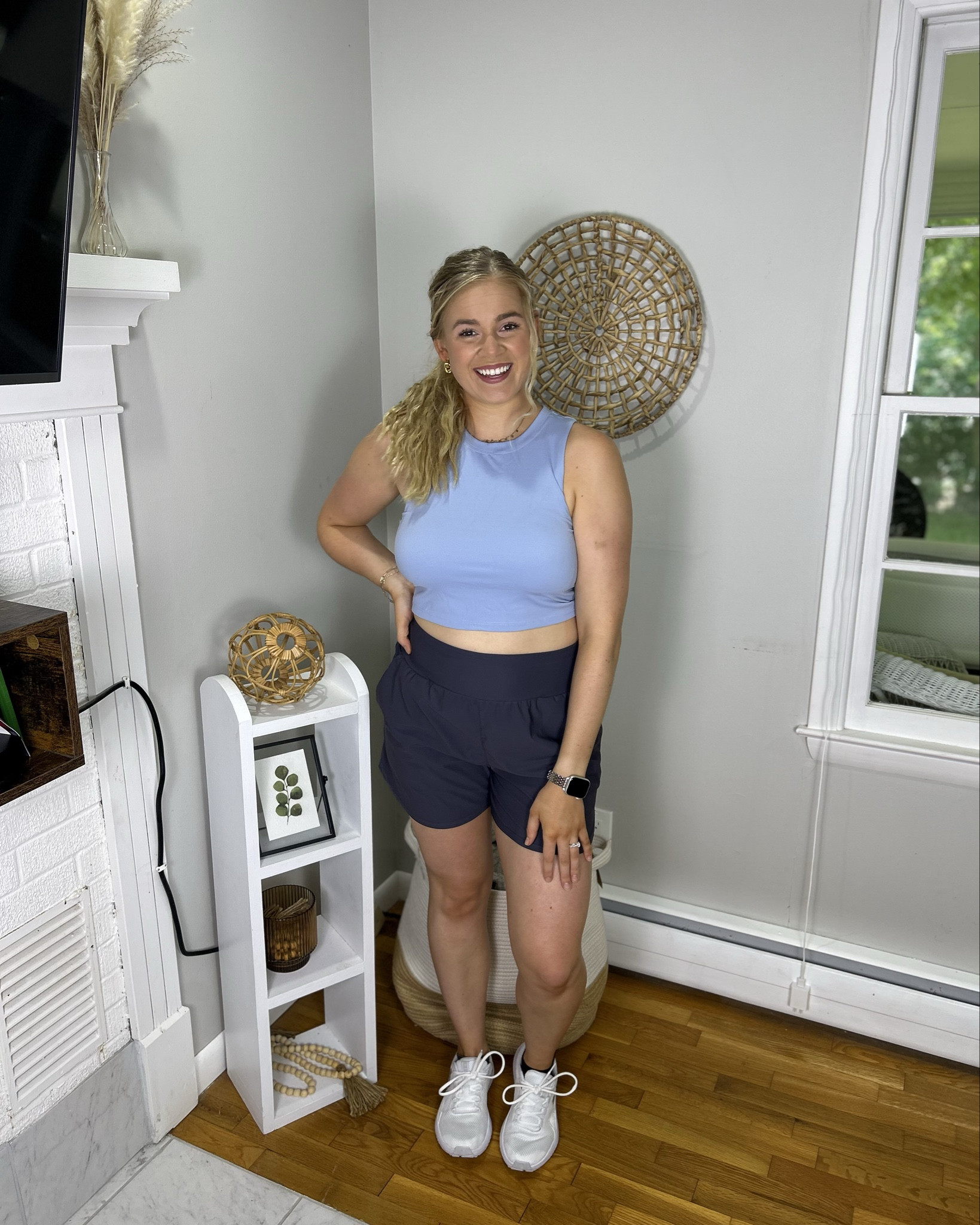 Breast-feeding friendly athletic outfit for moms

#LTKActive #LTKMidsize