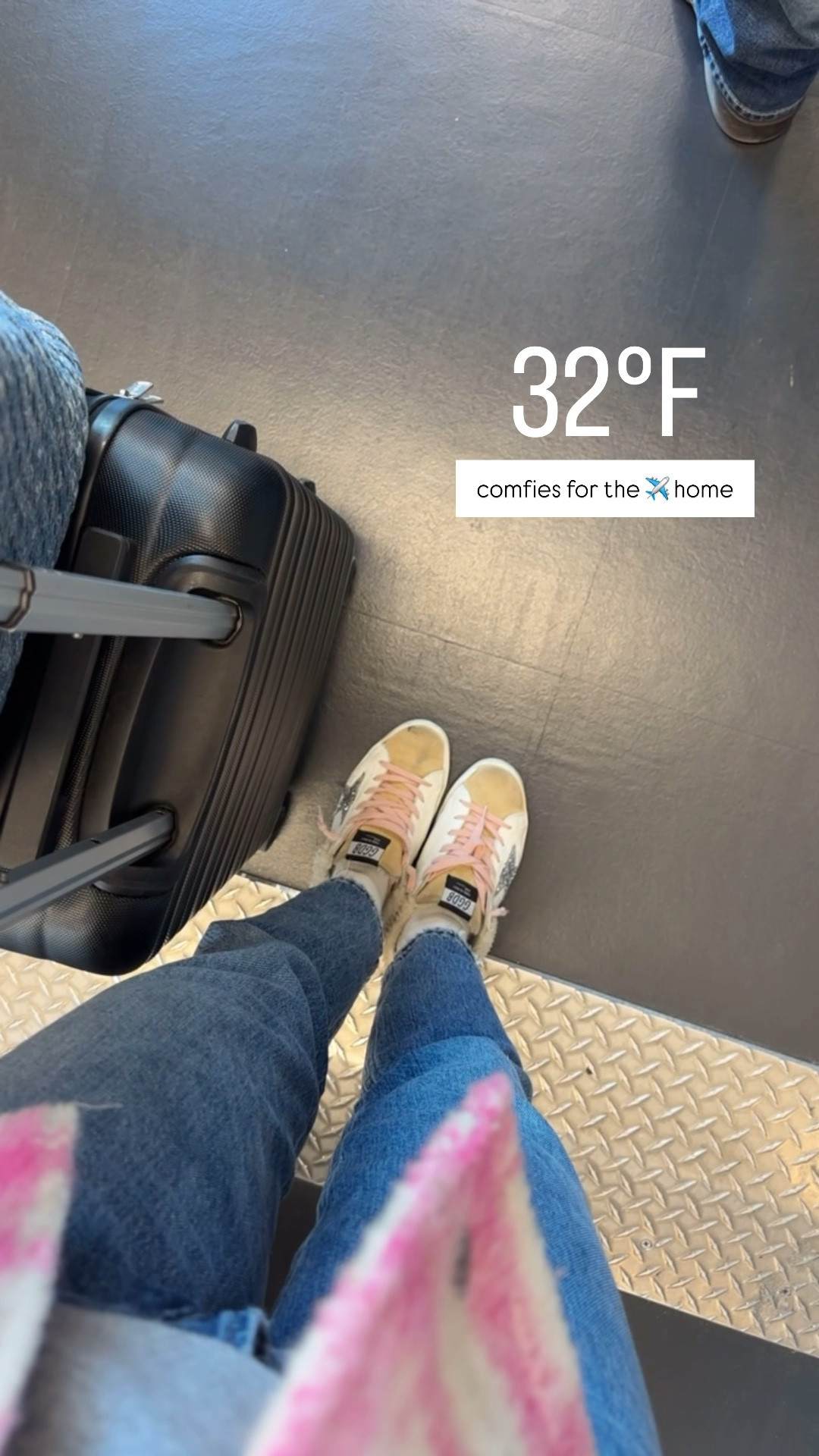 Did a quick change-a-roo in the airport changing room {shout out Kansas City Airport 🙌🏼} so I could be comfy for a late night flight home!

Do you stay in your business clothes or change for your flights? I don’t always have time, but I always try to pack a spare cozy outfit jussssssst in case!

#LTKPlusSize #LTKWorkwear #LTKTravel