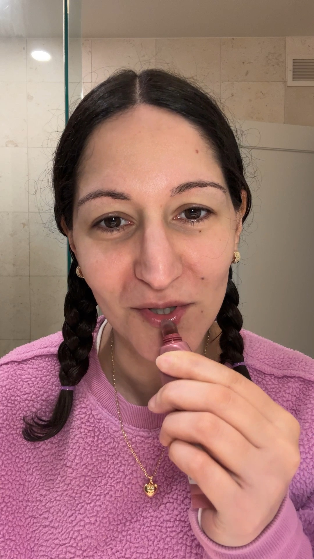 Get ready with me to go for walk in nyc. My favorite lip balm and everyday jewelry  

#LTKstorytime #LTKootd #LTKgrwm