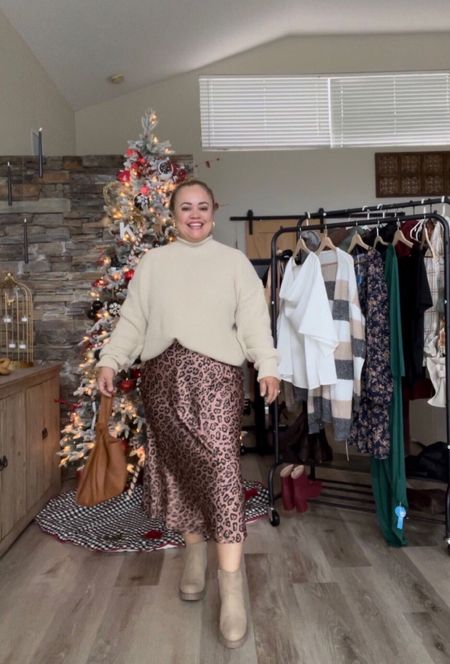 Elegant outfit idea! Perfect look for holiday. I love the skirt with the animal print. 



#LTKSeasonal