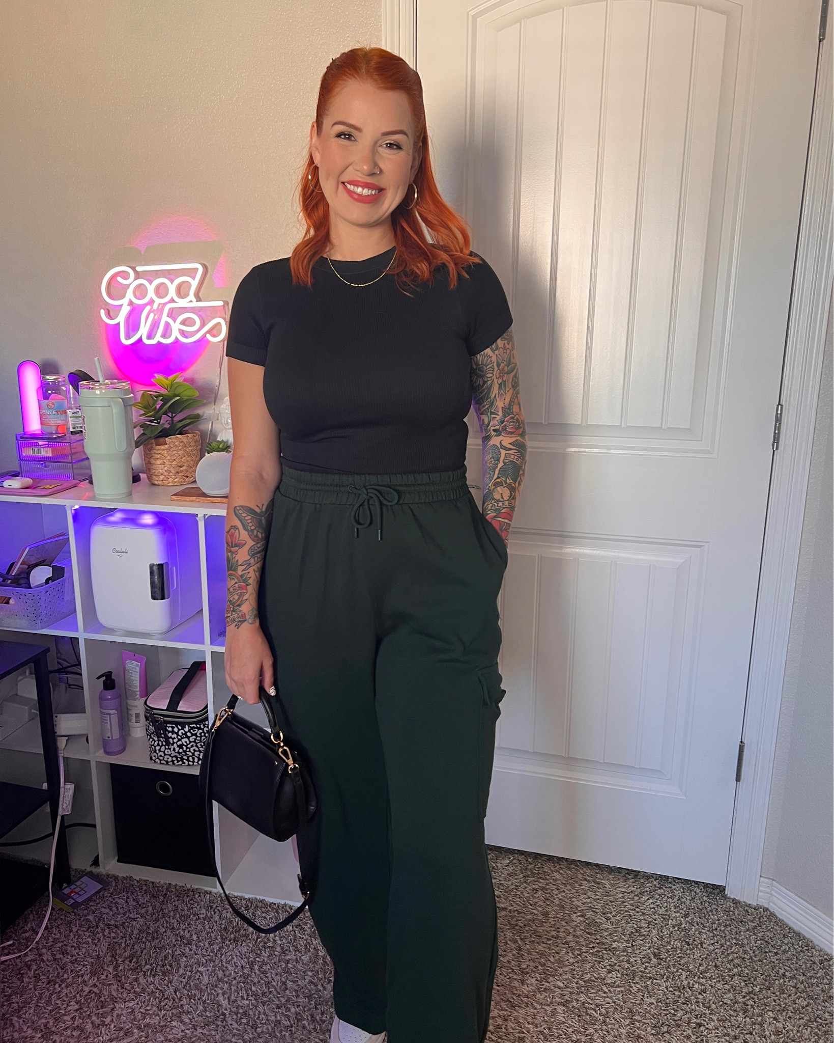 You can pretty much just find me trying to dress up cargo sweatpants for this point forward 🙌🏻🤩 I’m wearing a large in the shirt and the pants (I’m 5’7”)

#LTKMidsize #LTKSeasonal #LTKFindsUnder50