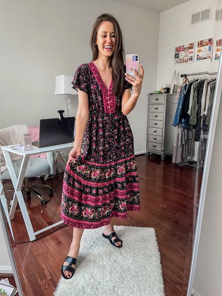 Another great floral pattern of this Amazon dress! 🖤🌸

Floral dress // Amazon dress // Amazon fashion // Amazon find // spring dress // black and pink dress 

#LTKunder50 #LTKSeasonal #LTKFind