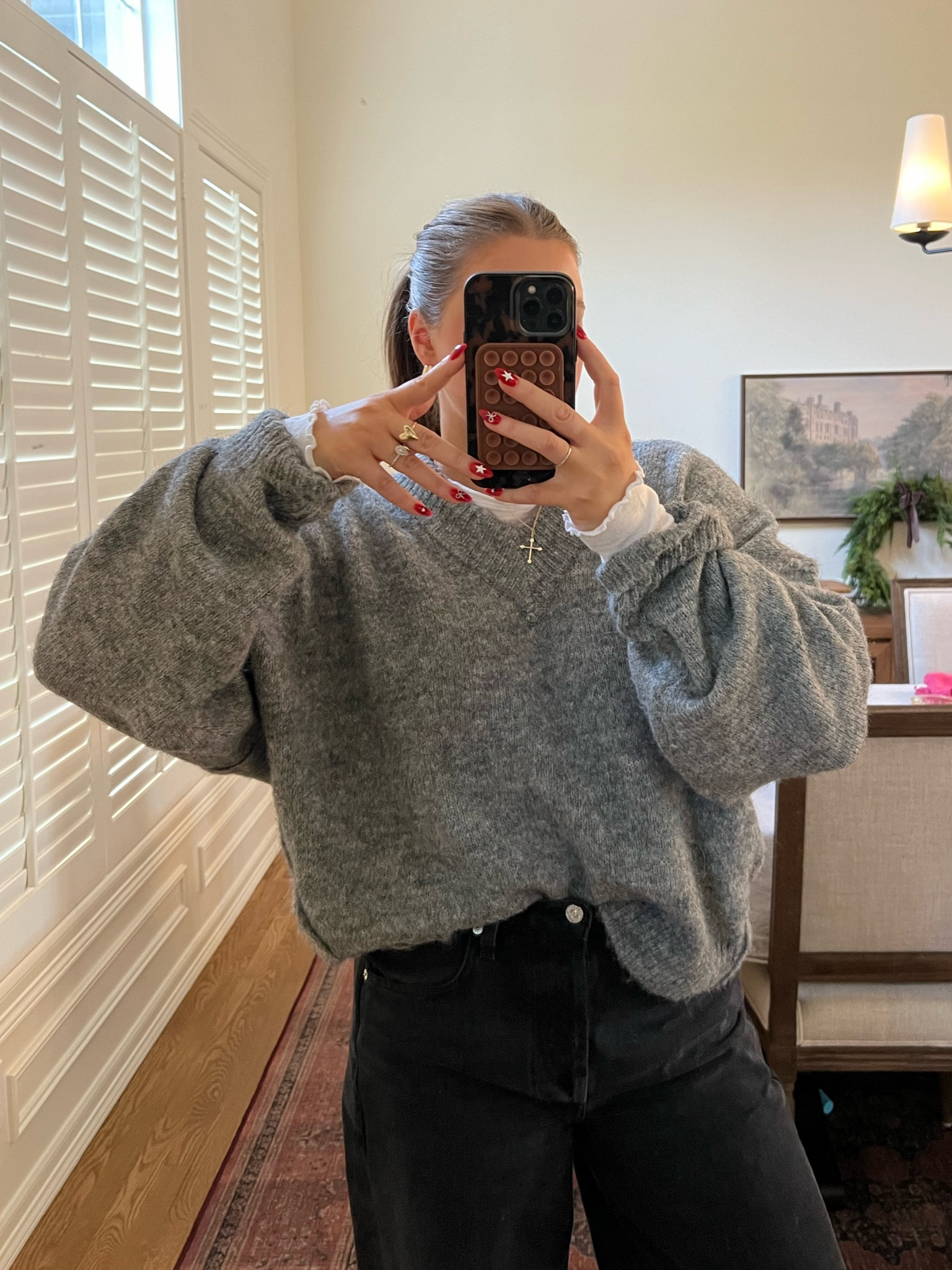 Size L in sweater but M would be totally fine! Spam my amazing sales at @nordstrom right now their Black Friday sale is happening: Topshop, free people, Nordstrom brand, ugg so much more!

#nordstrompartner