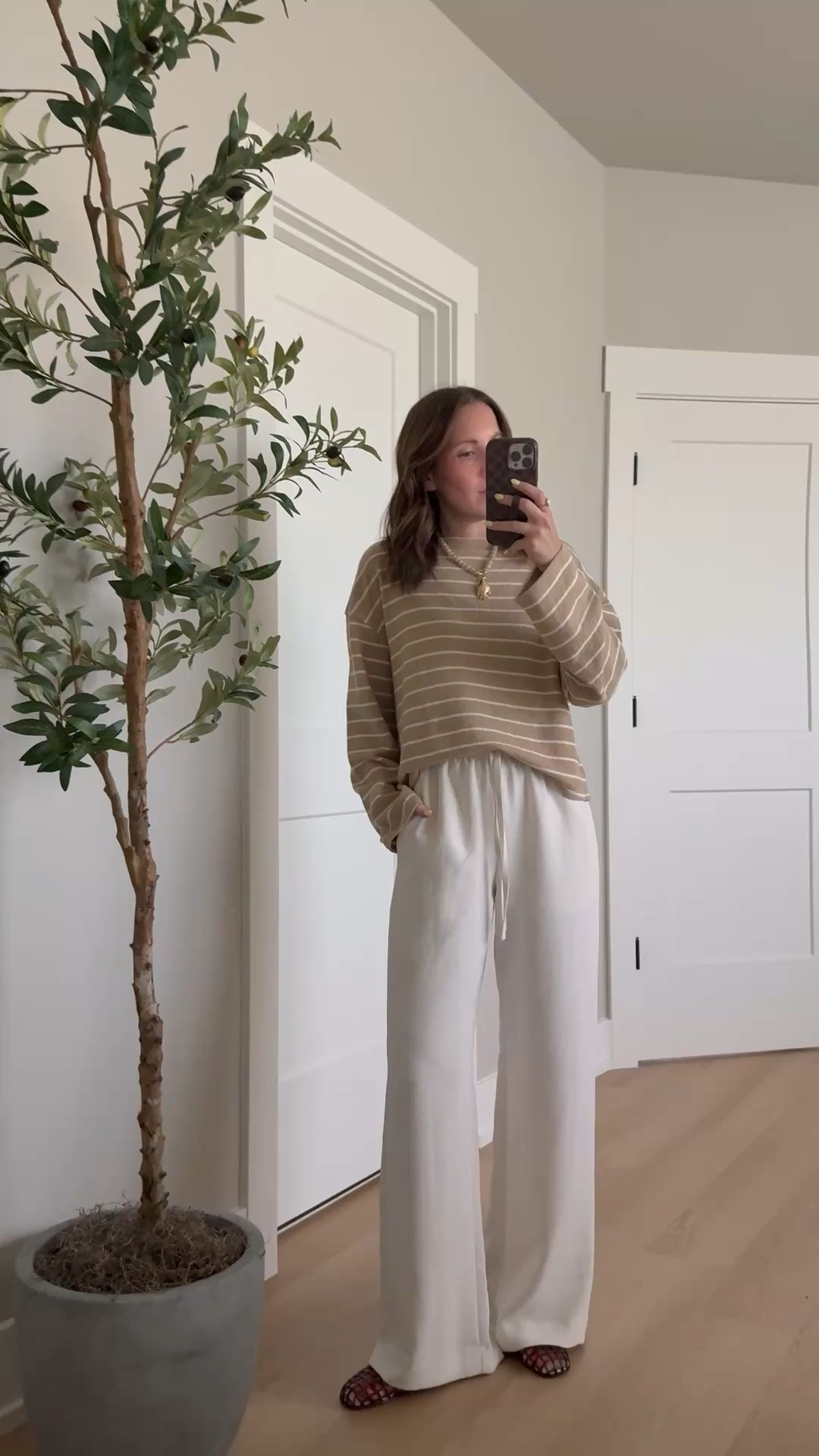 Teacher outfit idea 🍎 a low-effort combo that is effortless and put together! This long sleeve top is comfortable and lightweight. My pants are an absolute closet staple! Wearing size small in both

Teacher style, teacher outfit idea, classroom style, aritzia lodge pants, target style, classroom outfit