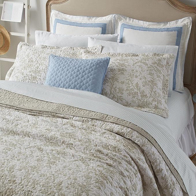 Laura Ashley Home - Twin Quilt Set, Cotton Reversible Bedding with Matching Sham, Home Decor for ... | Amazon (US)