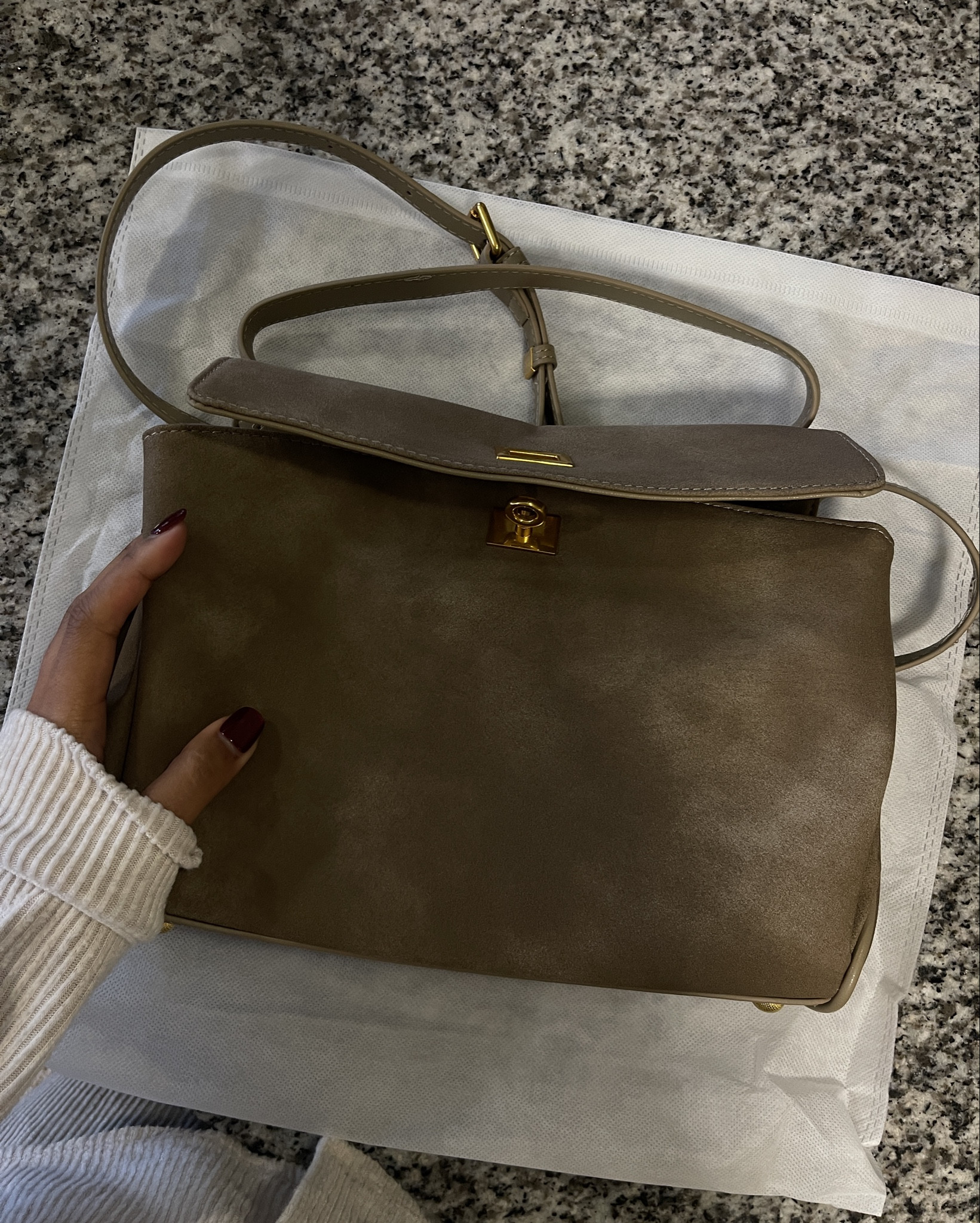 8 Other Reasons Lock Purse 👜 

#LTKGiftGuide #LTKHoliday #LTKootd