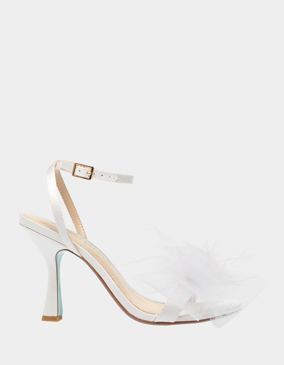 SB-LYLLA IVORY | Betsey Johnson