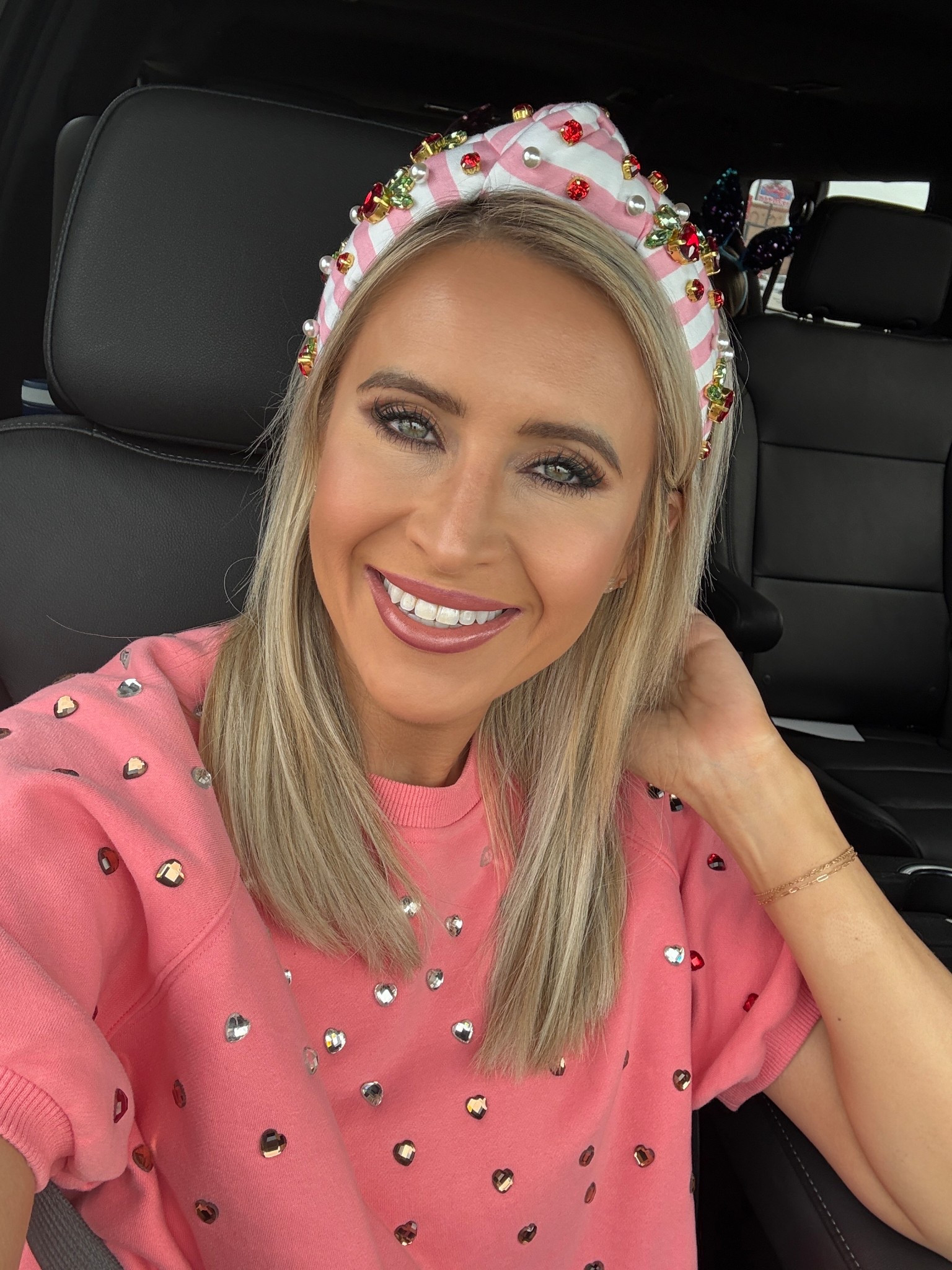 TGIF! Loving how glowy my skin has been lately. Linking some of fave makeup products 💄