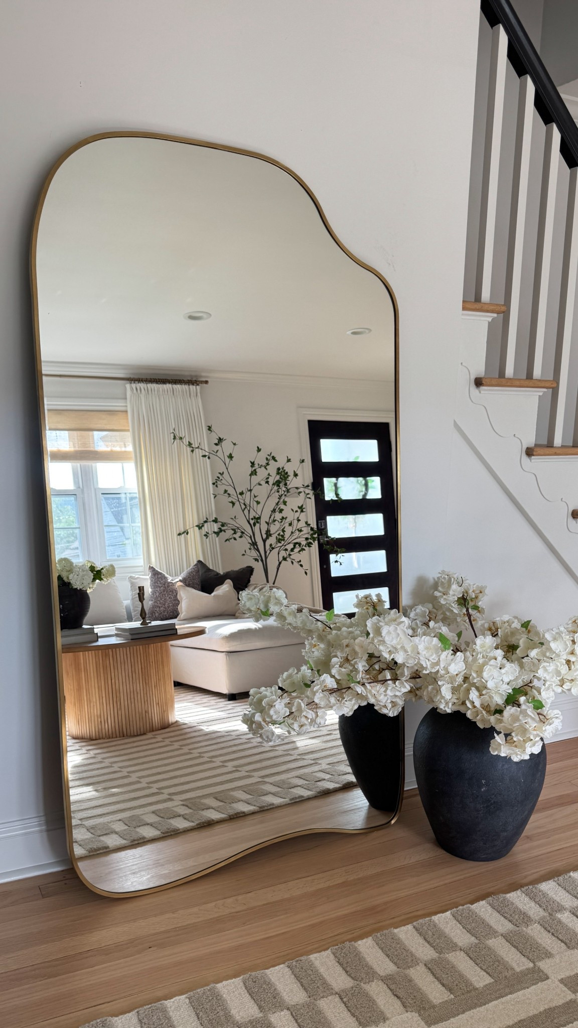 You all have been asking about this oversized vase and floral combo 🌸
Mine is from HomeSense, but I linked similar pieces along with the rest of this entryway setup—mirror, rug, and more!

✨ Everything is linked for you below! #EntrywayDecor #FauxFlorals #MirrorGoals #NeutralHome #ModernOrganicStyle

#LTKHome #LTKFindsUnder100 #LTKHome #LTKStyleTip