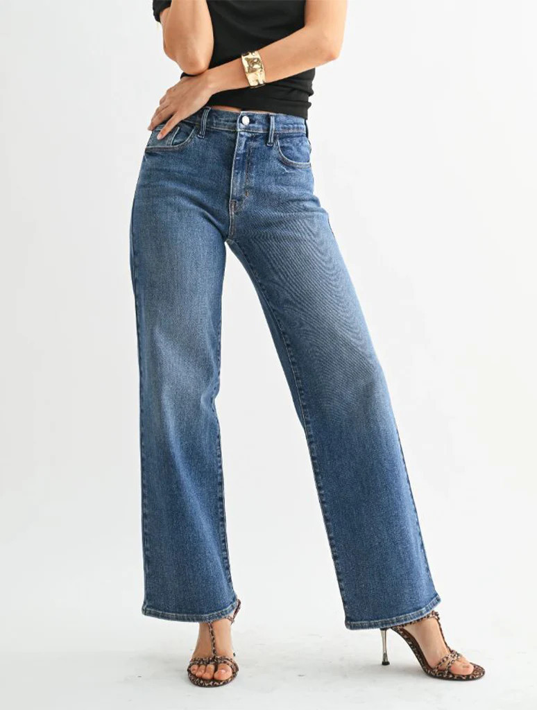 Just Black Denim The Loose Straight with Regular Hem Jean | JAYNE