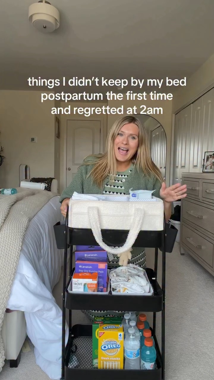 I didn’t realize how much I needed everything within arm’s reach postpartum until those middle of the night feedings.

#pregnant #momsoftiktok #babyprep #diapercaddy #newmomtips