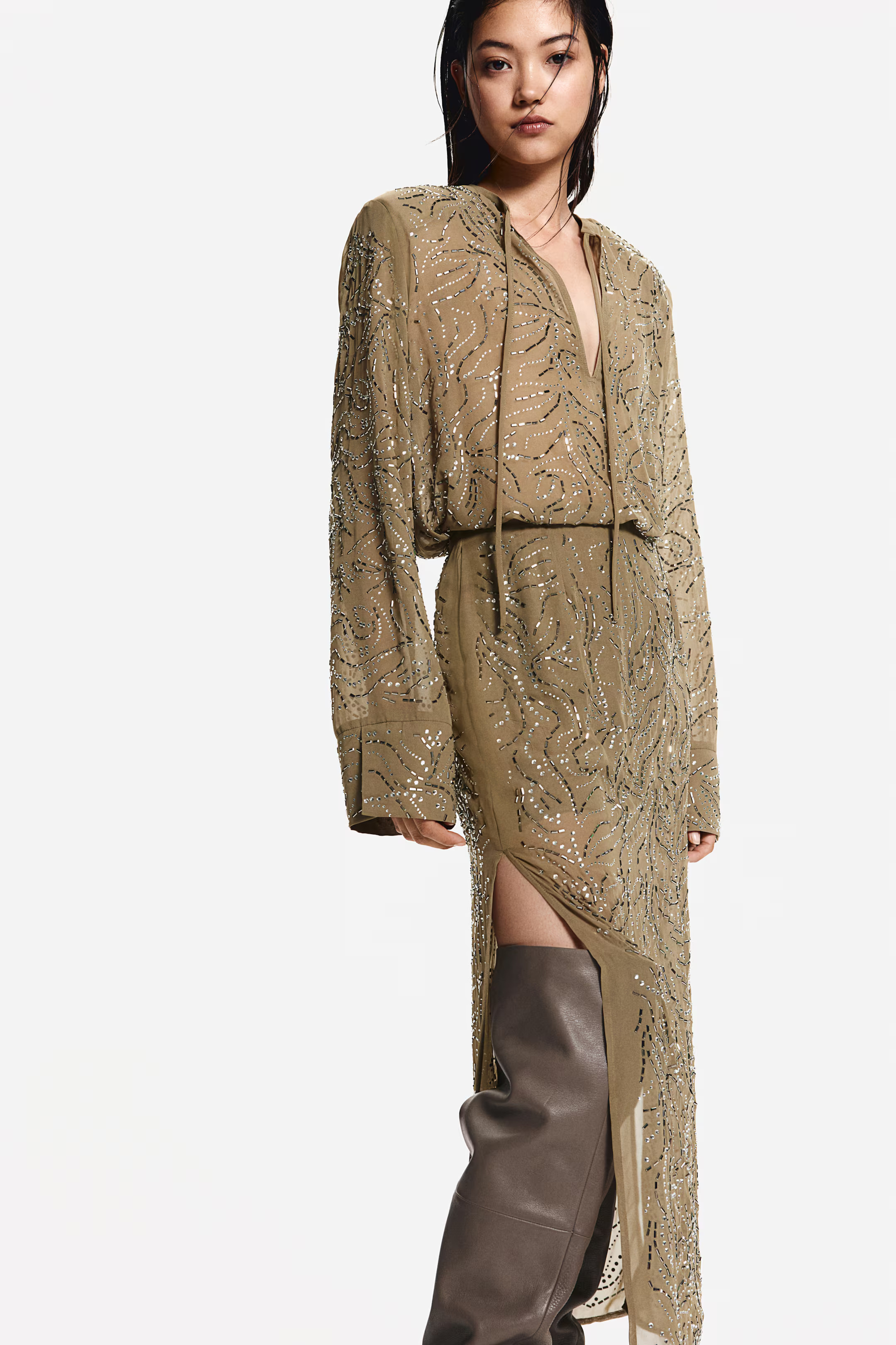 Rhinestone-embellished skirt - Low waist - Midi - Khaki green - Ladies | H&M GB | H&M (UK, MY, IN, SG, PH, TW, HK)