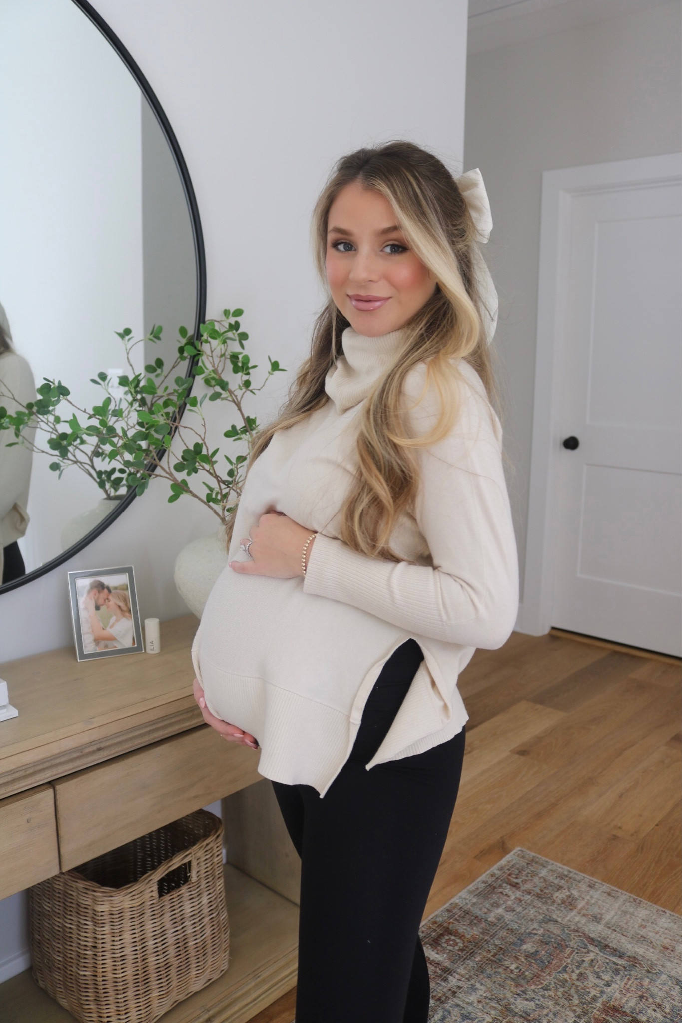 Holiday look! Maternity leggings, maternity outfit, bump fit, styled bump, hair bow 

#LTKHolidaySale #LTKbump #LTKHoliday