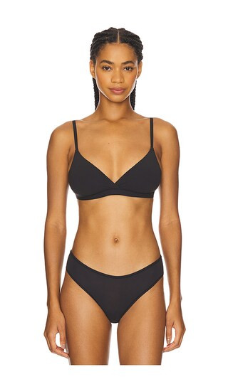 Fits Everybody Crossover Bralette in Onyx | Revolve Clothing (Global)