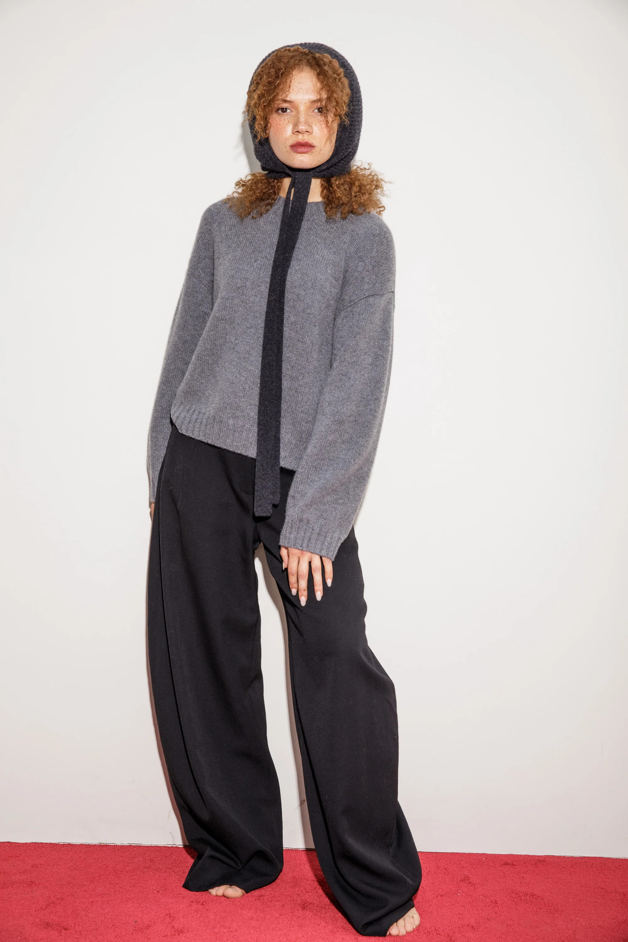 Knitted Cashmere Bonnet - Charcoal | Kiltane