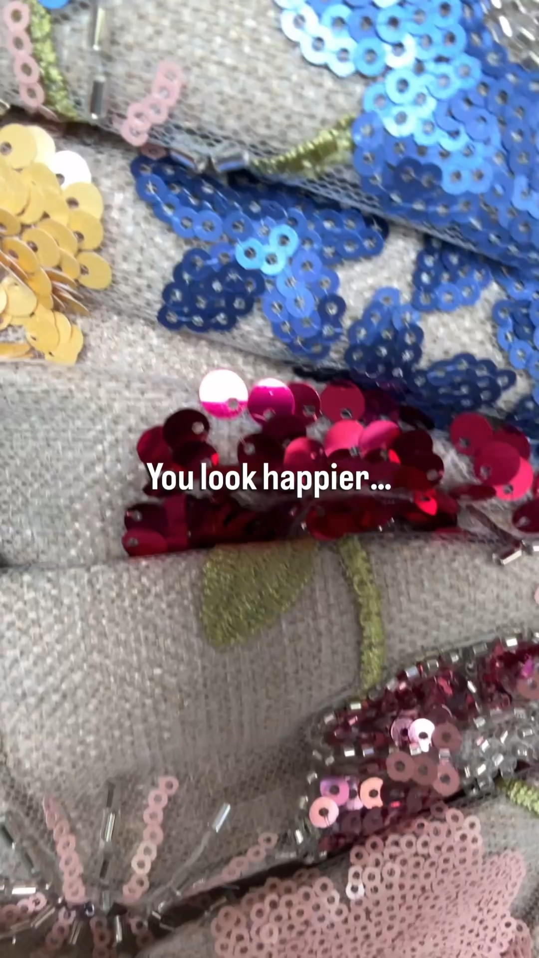 “You look happier…” ☀️💙 Maybe it’s the new tops… maybe it’s summer break… maybe it’s both 🥰 Which look are you picking — colorful & girly or casual & sporty? 👇

bright blue top, summer outfit ideas, casual mom outfits, colorful fashion inspo, track pants outfit, baseball cap outfit, trendy tops for women, summer break style, sequined bag outfit, everyday fashion over 40

#SummerStyle #MomFashion #CasualChic #FashionReels

#LTKmomlife