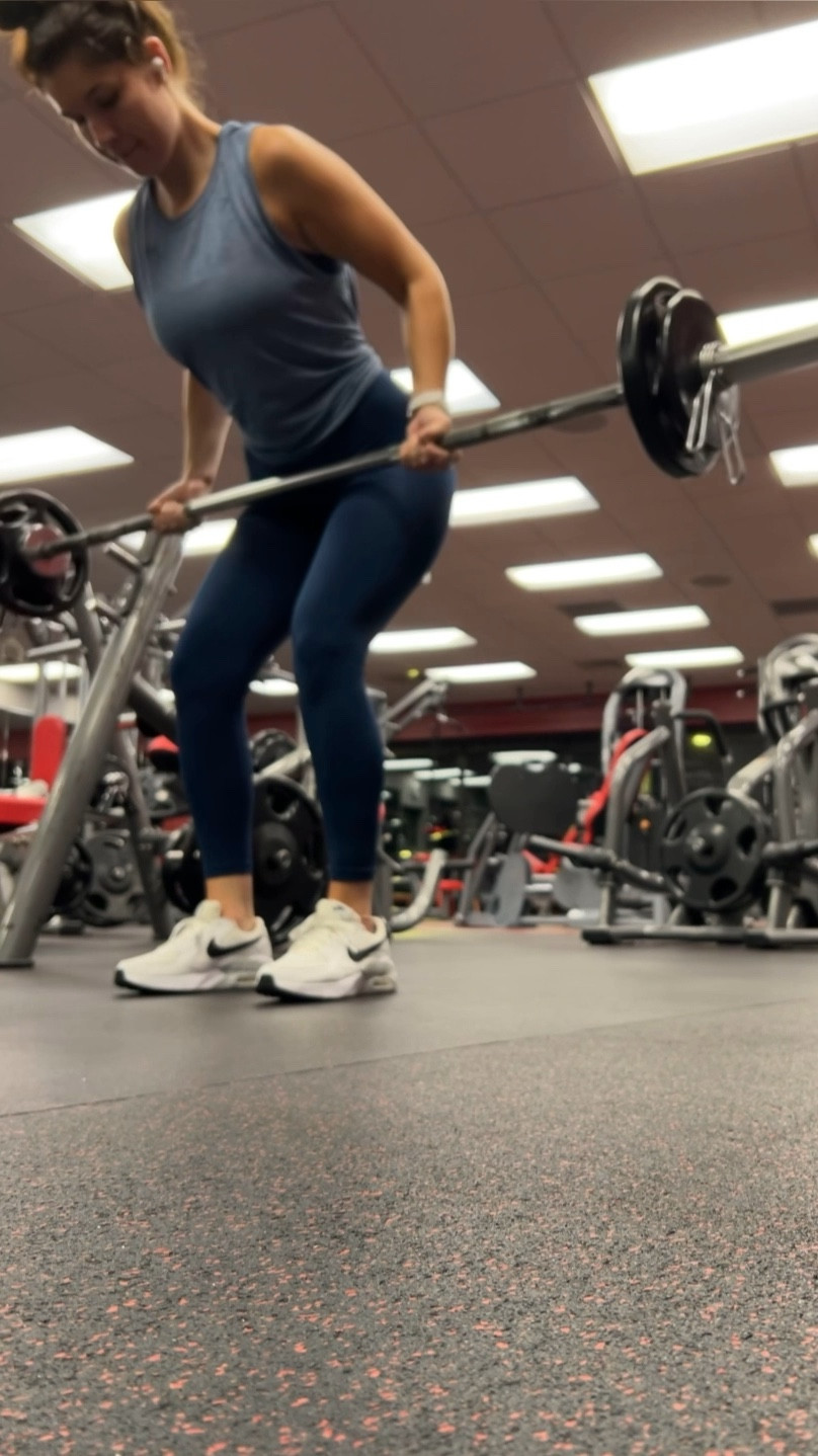 Blue Amazon Workout Outfit 💙

Amazon leggings, affordable athletic outfit, Nike air max excee, gymshark tank top, aurola leggings, affordable outfit, workout outfit, gym fit, upper body day

#LTKfitness #LTKfindsunder50