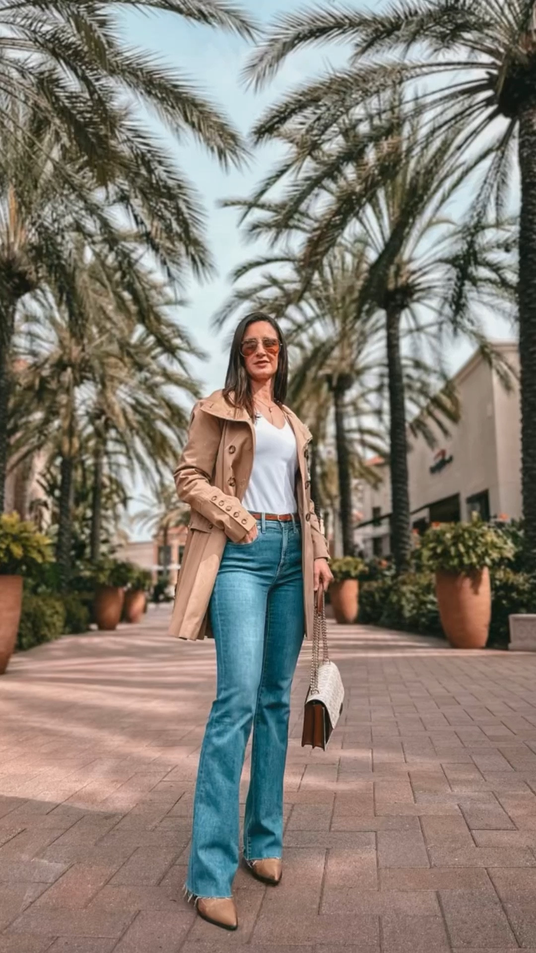 Fall Staples | Trench coats 

A trench coat is the ultimate fall staple. Timeless, versatile, and effortlessly chic, it’s perfect for layering as the temperatures start to drop. Whether you’re dressing it up for the office or keeping it casual on the weekends, a trench coat adds a classic touch to any outfit.

#LTKWorkwear #LTKStyleTip