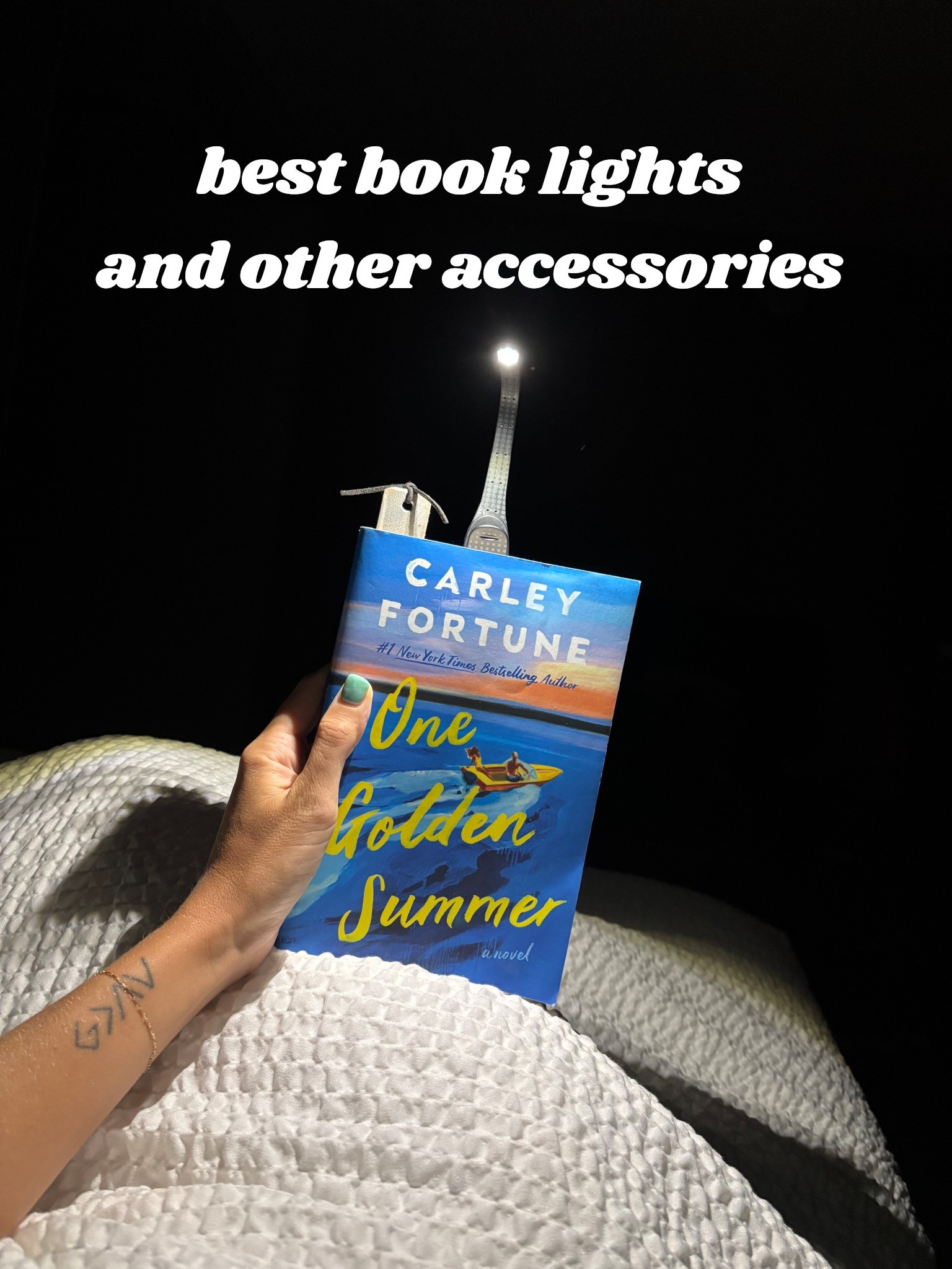 2025 is the year of the books! I’ve really gotten back into reading and here are a few of my favorite book lights and other accessories! 📚 ♥️