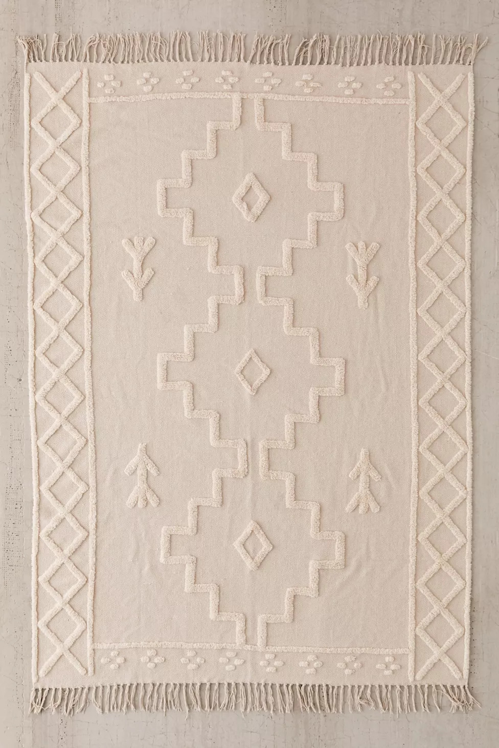 Isidora Hilo Tufted Rug | Urban Outfitters (US and RoW)