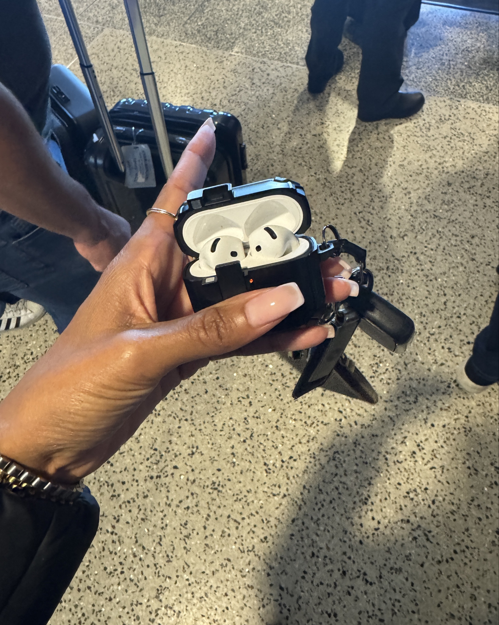 Literally the BEST AirPod case! 