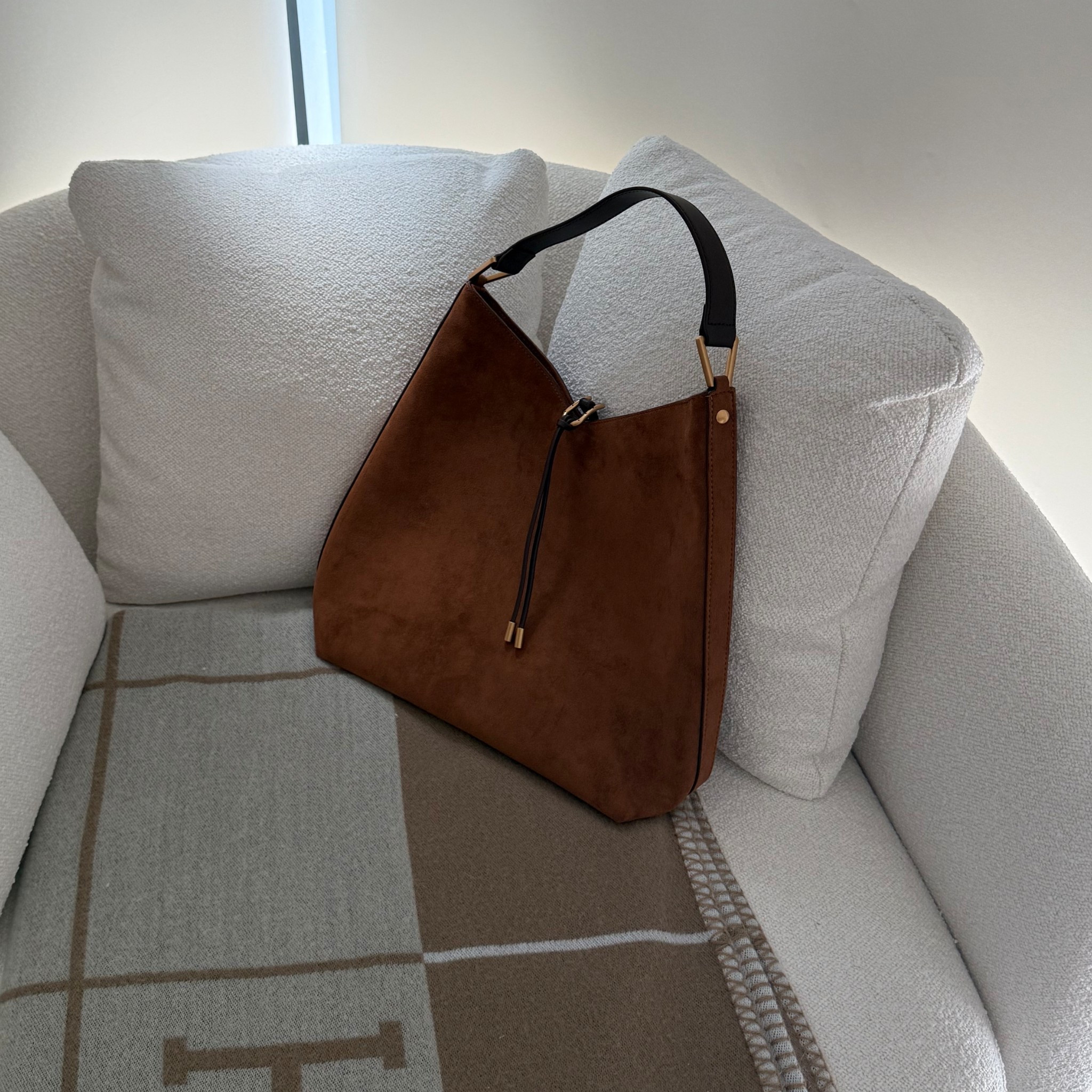 Suede for fall❤️ #suedebag #suedeshoulderbag