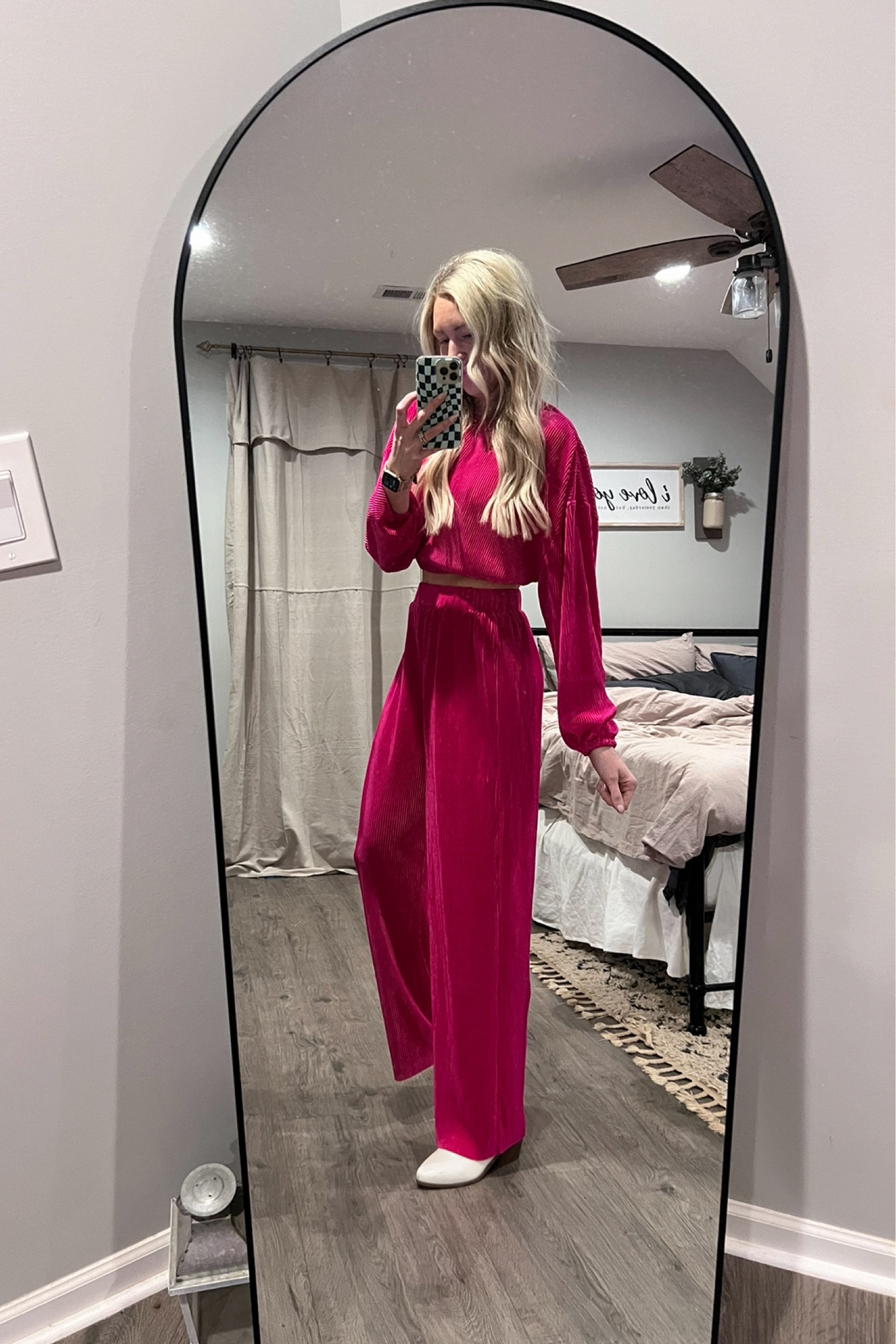 Perfect ootd for a Galentines or Valentines outing 💘  
5'10 140 size M for reference 

#LTKhome #LTKstyletip #LTKfindsunder100