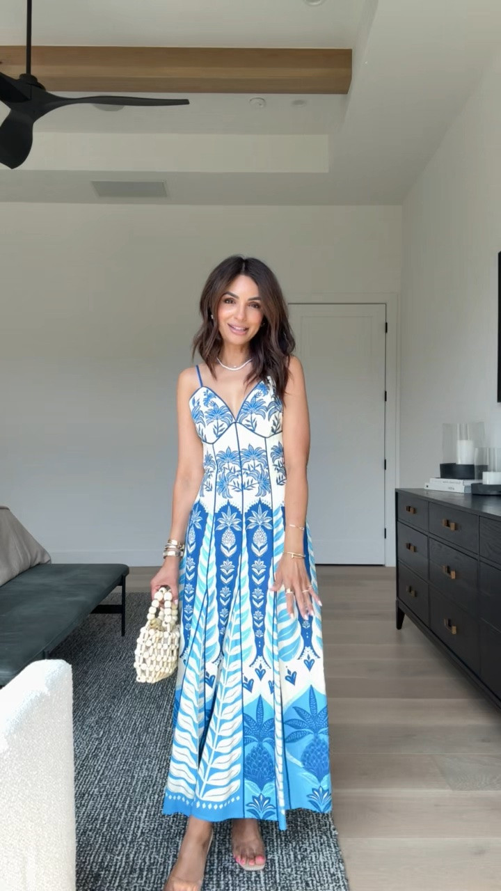 I love this dress so much that I have it in 2 colors! It’s great for summer trips or any fun events. I’m wearing size XXS Petite 🩵 Use code NASREEN20 for 20% off a $100 purchase!

#LTKSaleAlert #LTKootd #LTKPetite