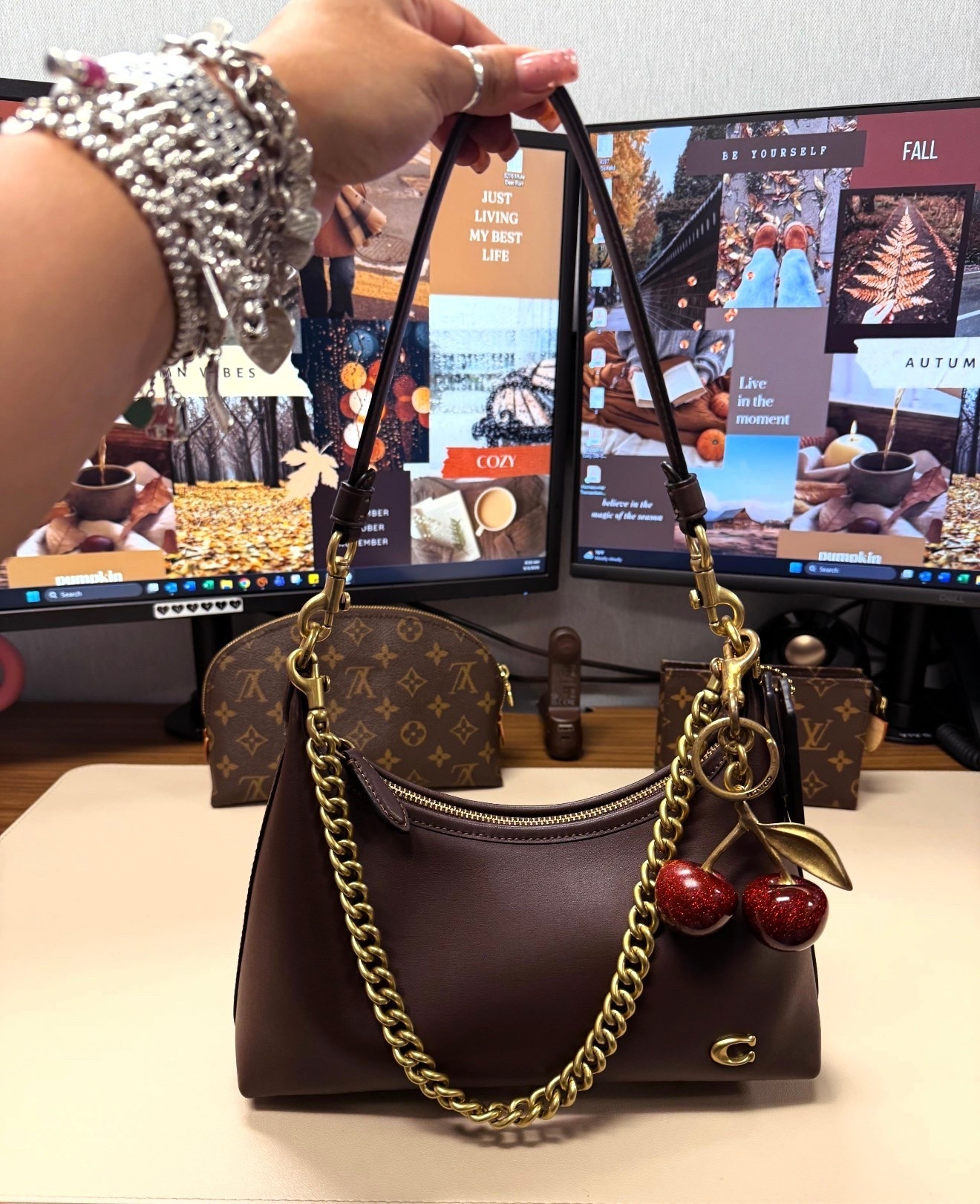 Phone, wallet, keys type of chic bag. This color is sold out but they have other colors available. I’ll keep checking back so you don’t have to 🤎

#LTKdayinmylife #LTKootd #LTKmomlife