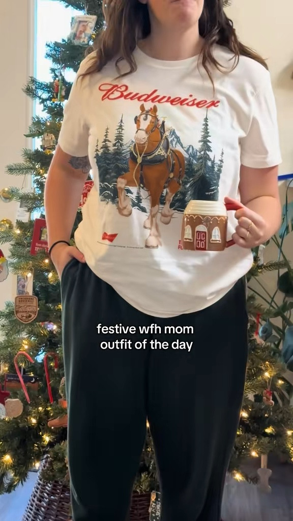 festive wfh mom outfit #wfhmom #momstyle #momoutfit

#LTKmomlife #LTKootd #LTKHoliday