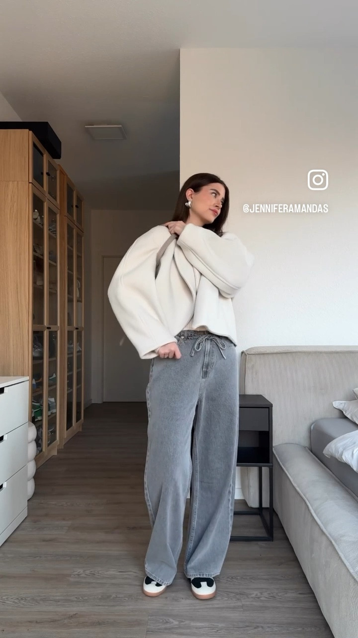 01 of 30 #baggypants #casuallook bag: Polène Paris

#LTKMostLoved #LTKstyletip #LTKeurope