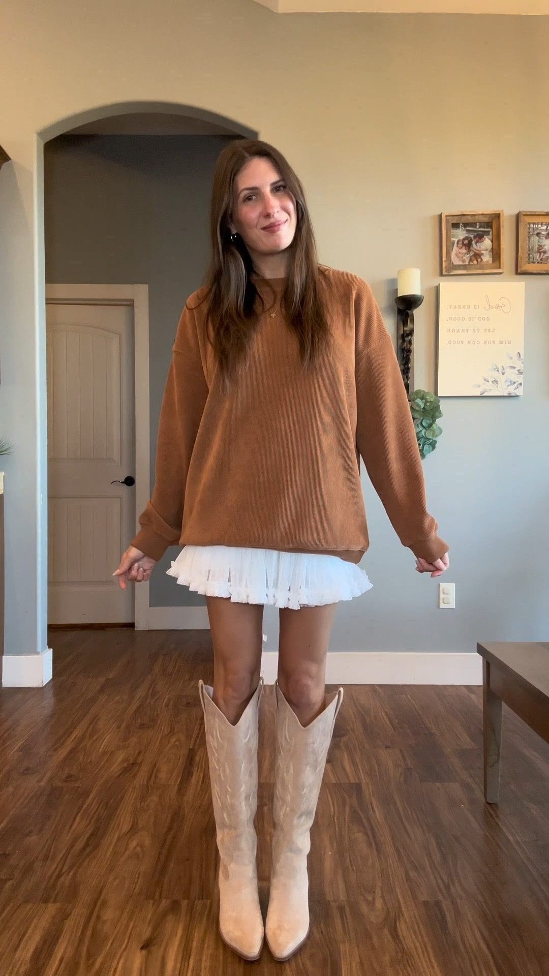 The cutest fall fit 🤎

#LTKSeasonal #LTKFindsUnder50 #LTKStyleTip