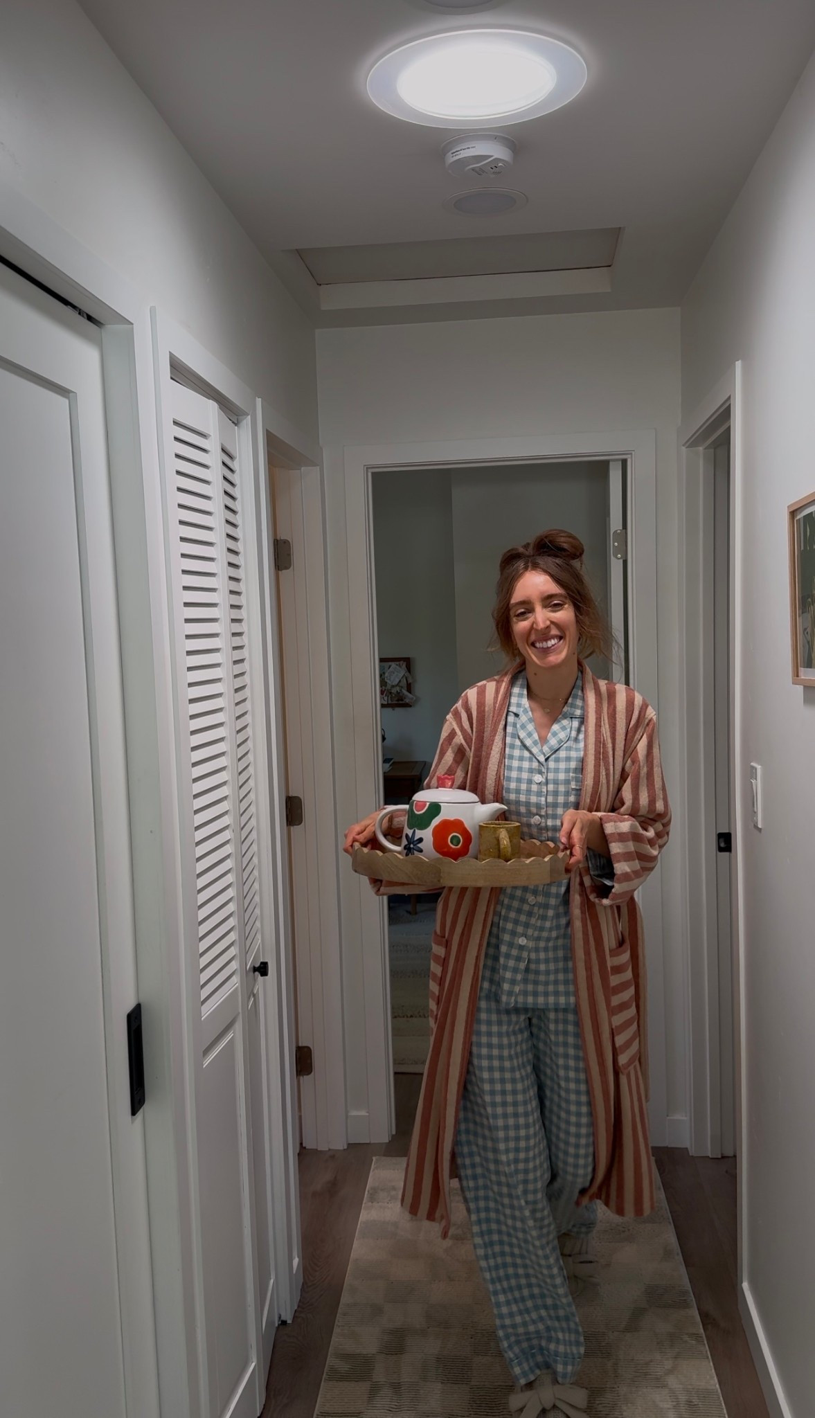 Wake up, shower and back to pjs kind of day 🪿 💗🫖