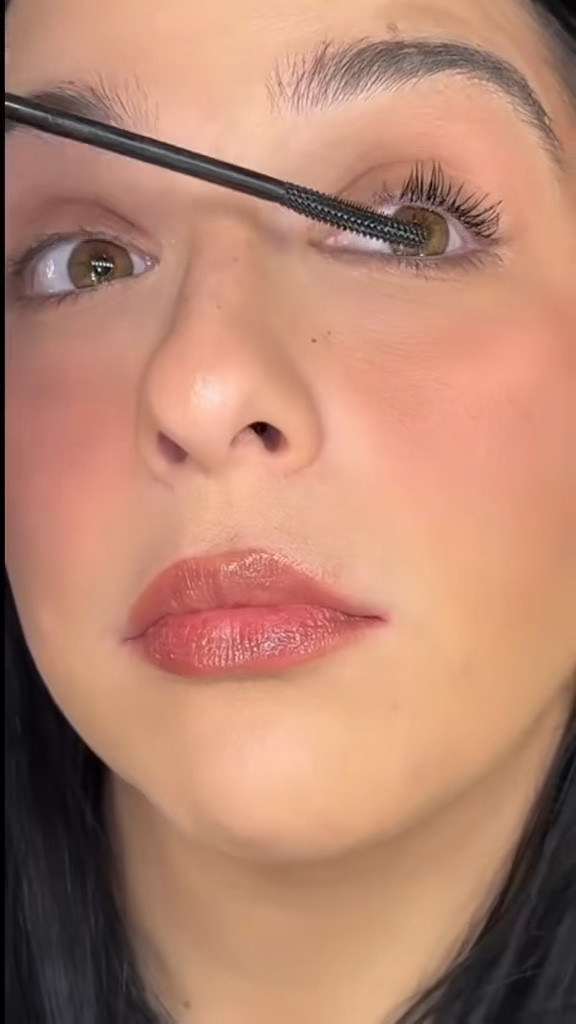 The L’oréal NEW extensionist mascara is the hottest item of my week! 


#LTKBeauty