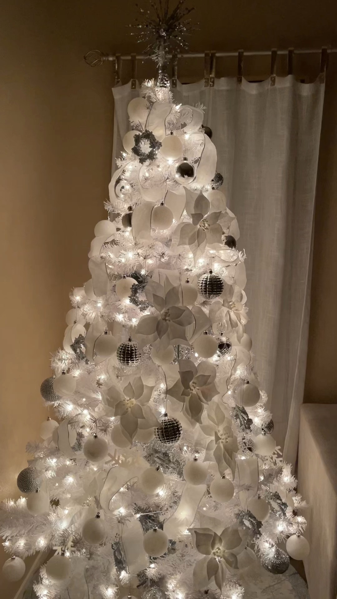 Christmas Tree Glam✨🤩 



christmas decor, christmas tree, christmas aesthetic, christmas home inspo, holiday home, holiday decor, christmas ornaments, home decor inspo, home inspo, festive home

#LTKhome #LTKSeasonal #LTKHoliday