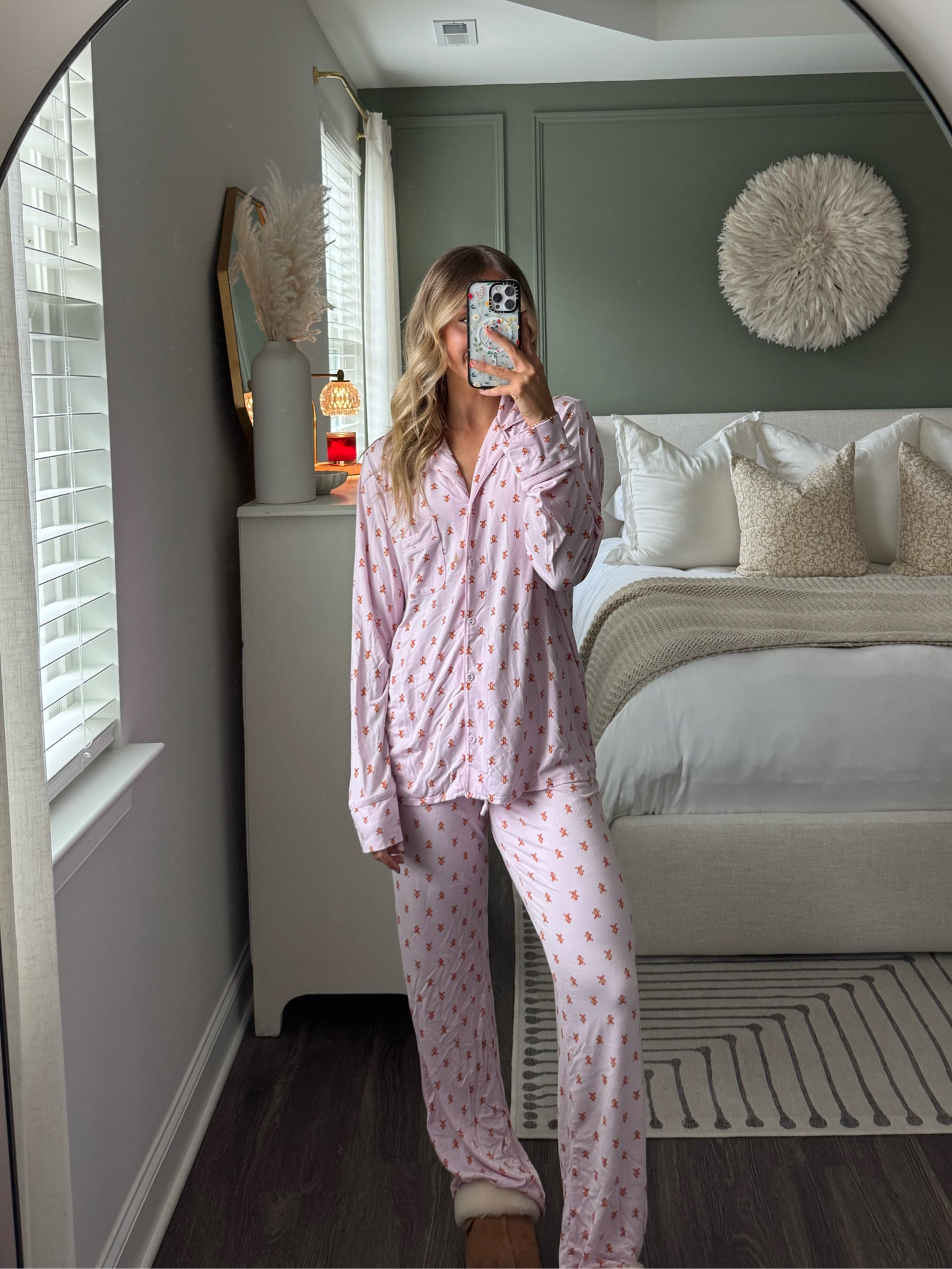 Skims holiday pjs 

#LTKFindsUnder100 #LTKSeasonal #LTKHoliday